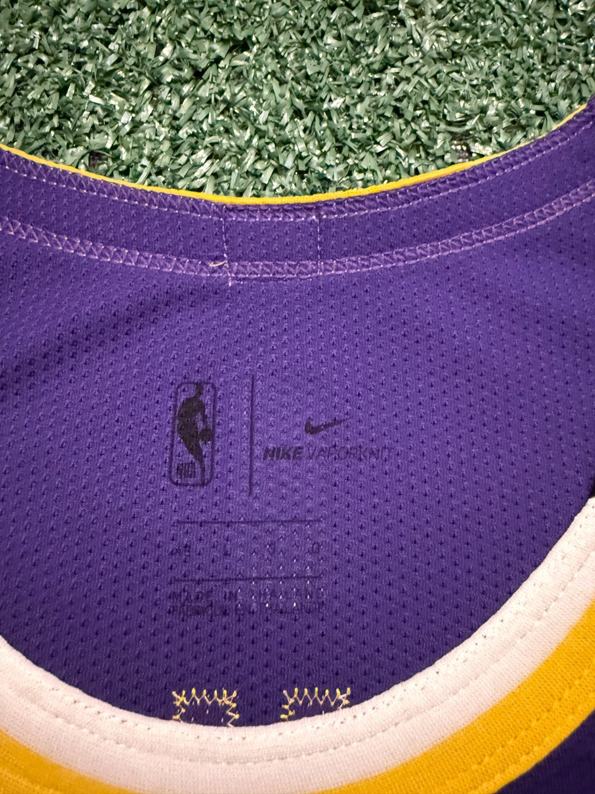 LeBron James Los Angeles Lakers Jersey #23 Nike VaporKnit Authentic Purple Size 48 (L) NBA