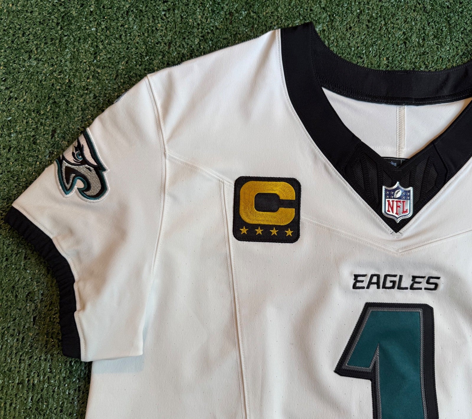 Jalen Hurts Philadelphia Eagles Jersey #1 Nike Vapor FUSE Elite White size 44 (Large) NFL