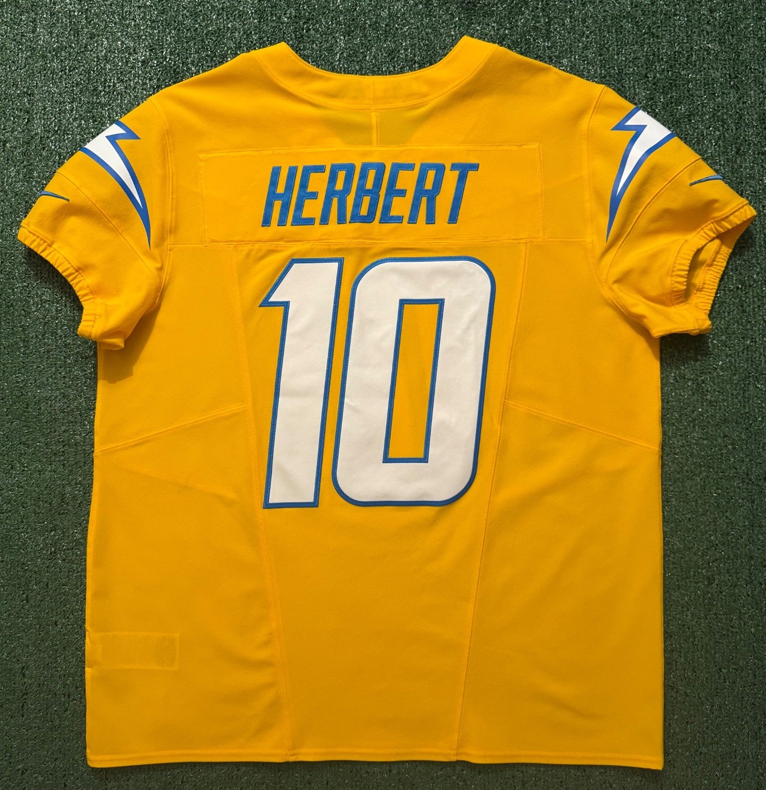 Justin Herbert Los Angeles Chargers Jersey #10 Nike Vapor Fuse Elite Gold Size 48 (XL) NFL