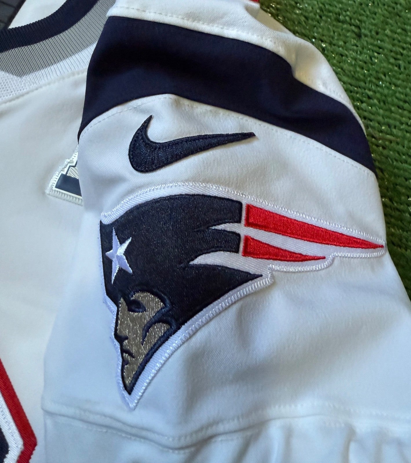 Tom Brady New England Patriots Jersey #12 Nike Vapor Elite White Size 44 (L) NFL