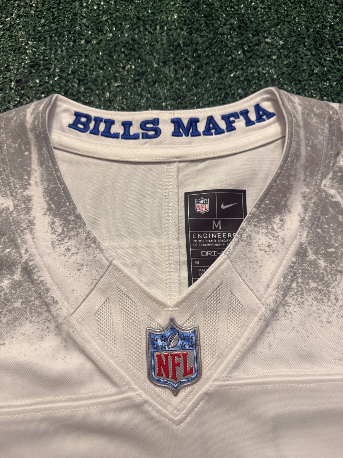 Josh Allen Buffalo Bills Jersey #17 Nike Vapor Fuse Limited Rivalry White Size M NFL