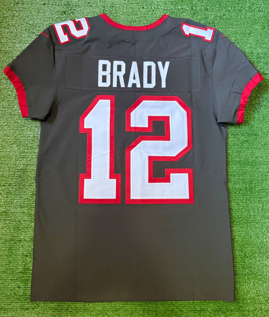 Tom Brady Tampa Bay Buccaneers Jersey #12 Nike Vapor Elite Gray size 40 (Medium) NFL