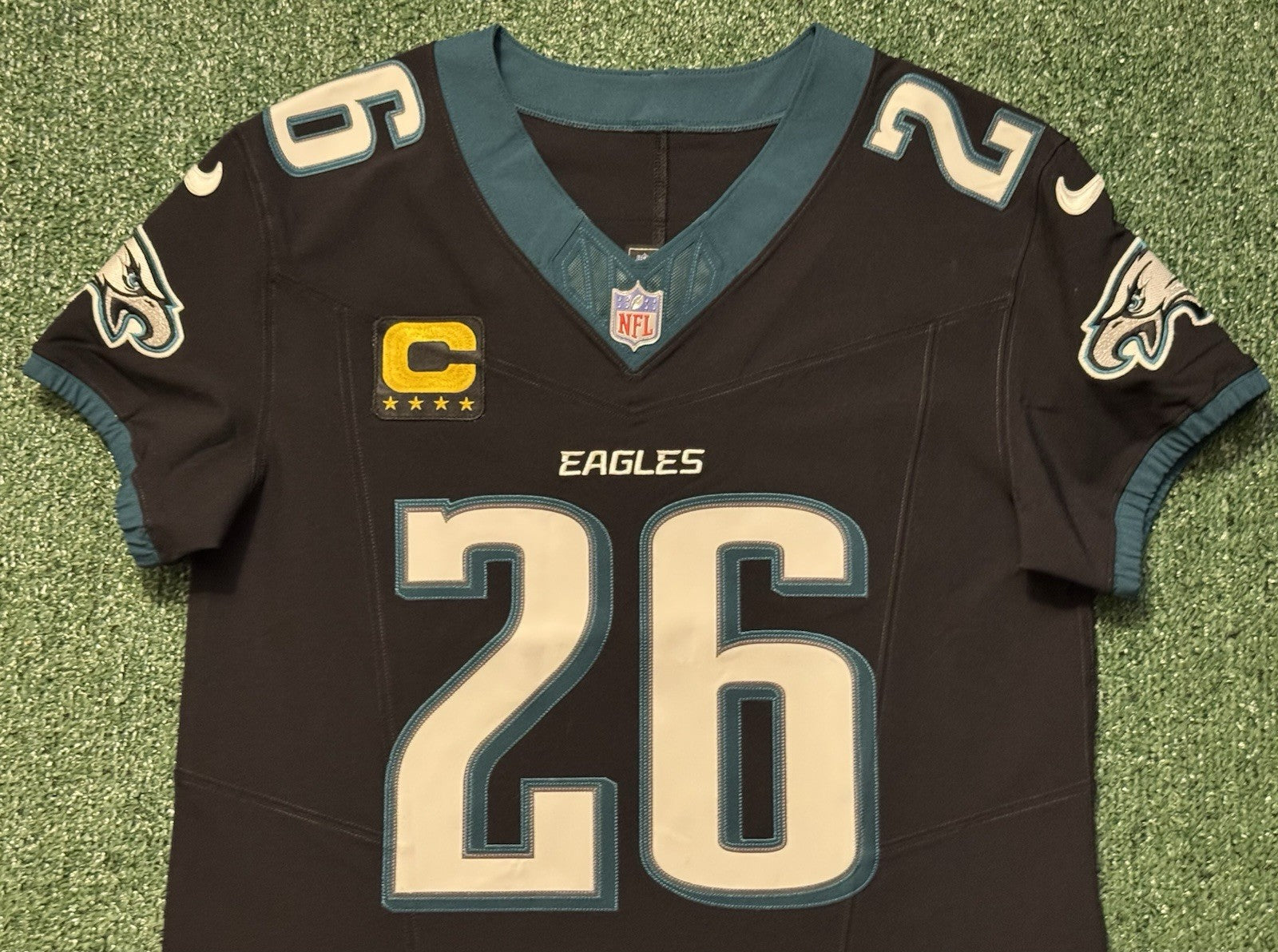 Saquon Barkley Philadelphia Eagles Jersey #26 Nike Vapor FUSE Elite Black size 40 (medium) NFL