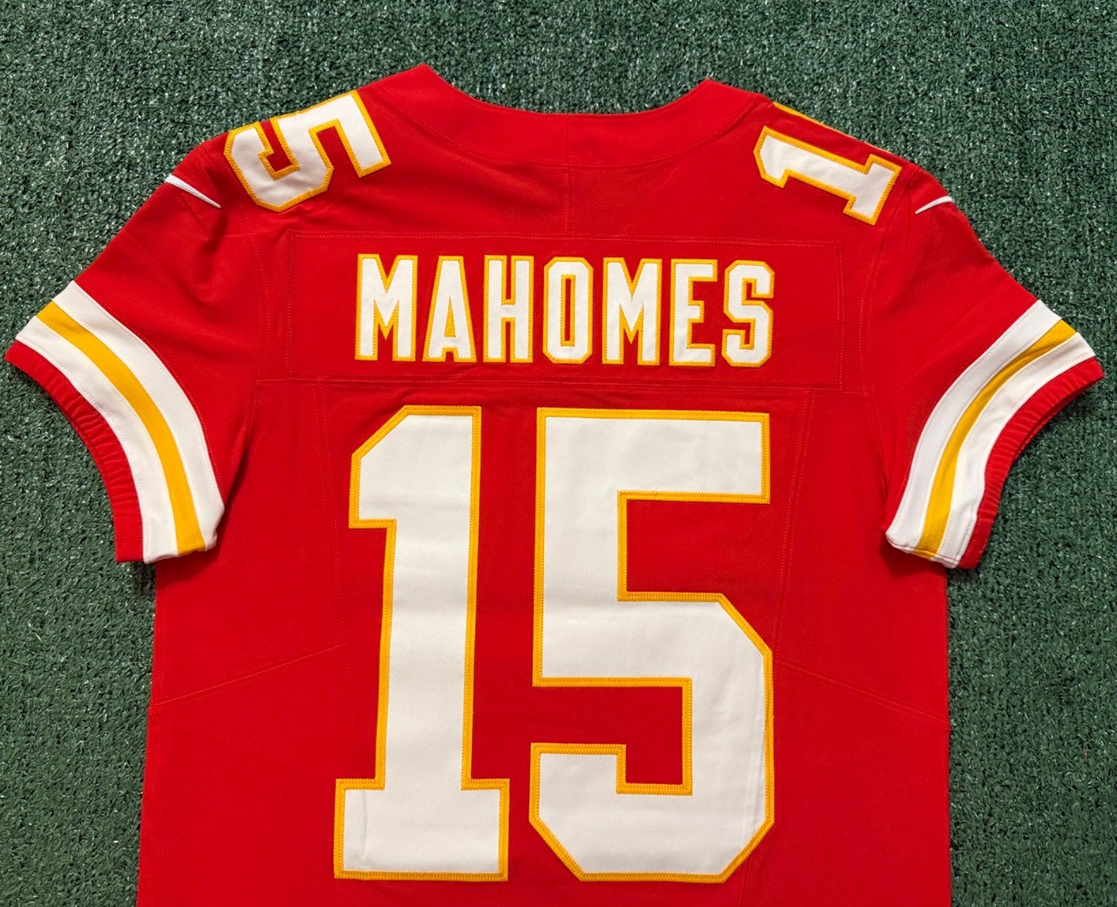 Patrick Mahomes Kansas City Chiefs Jersey #15 Nike Vapor FUSE Elite Red Size 40 (M) NFL