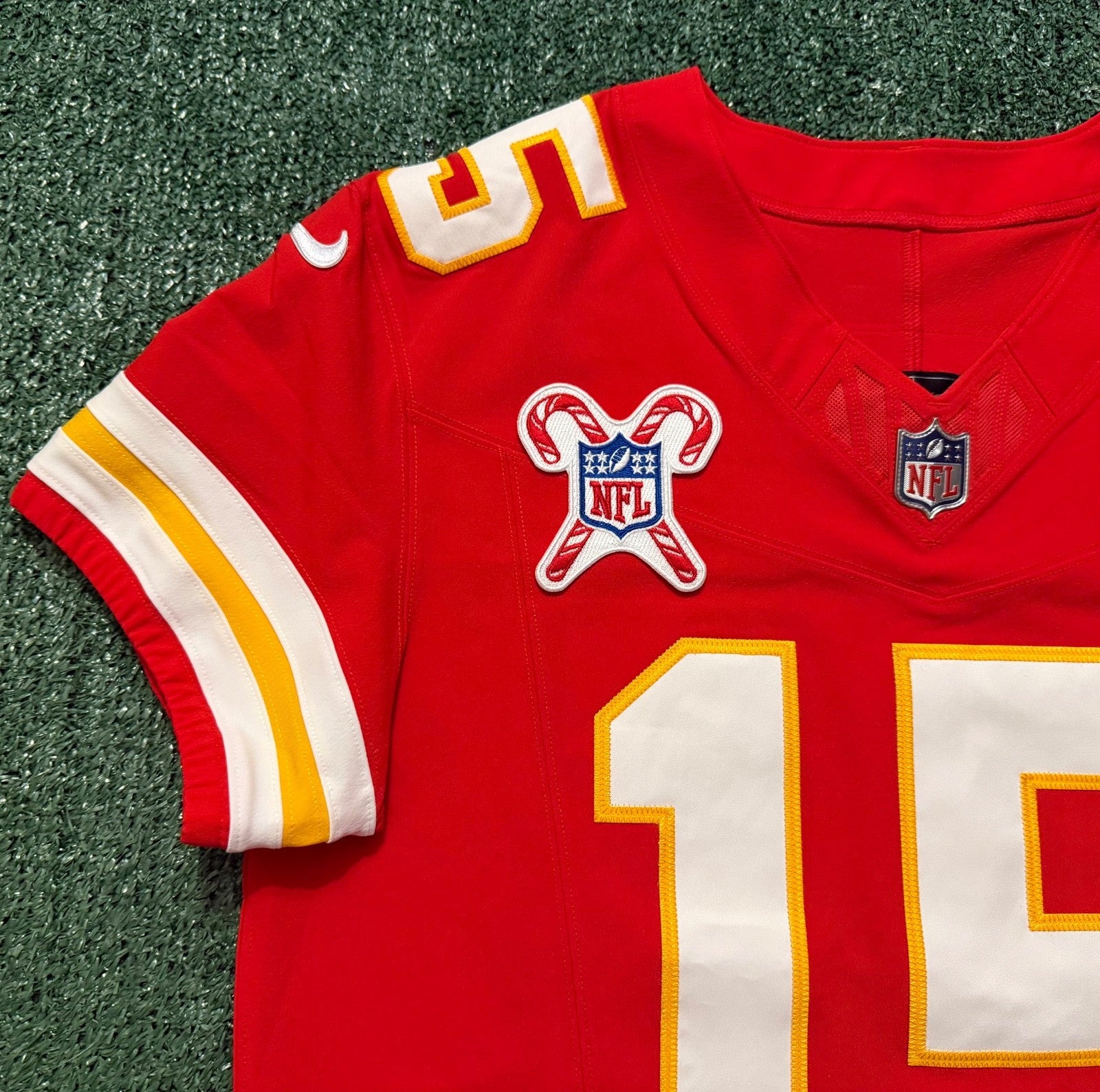 Patrick Mahomes Kansas City Chiefs Jersey #15 Nike Vapor FUSE Elite Red Size 40 (M) NFL