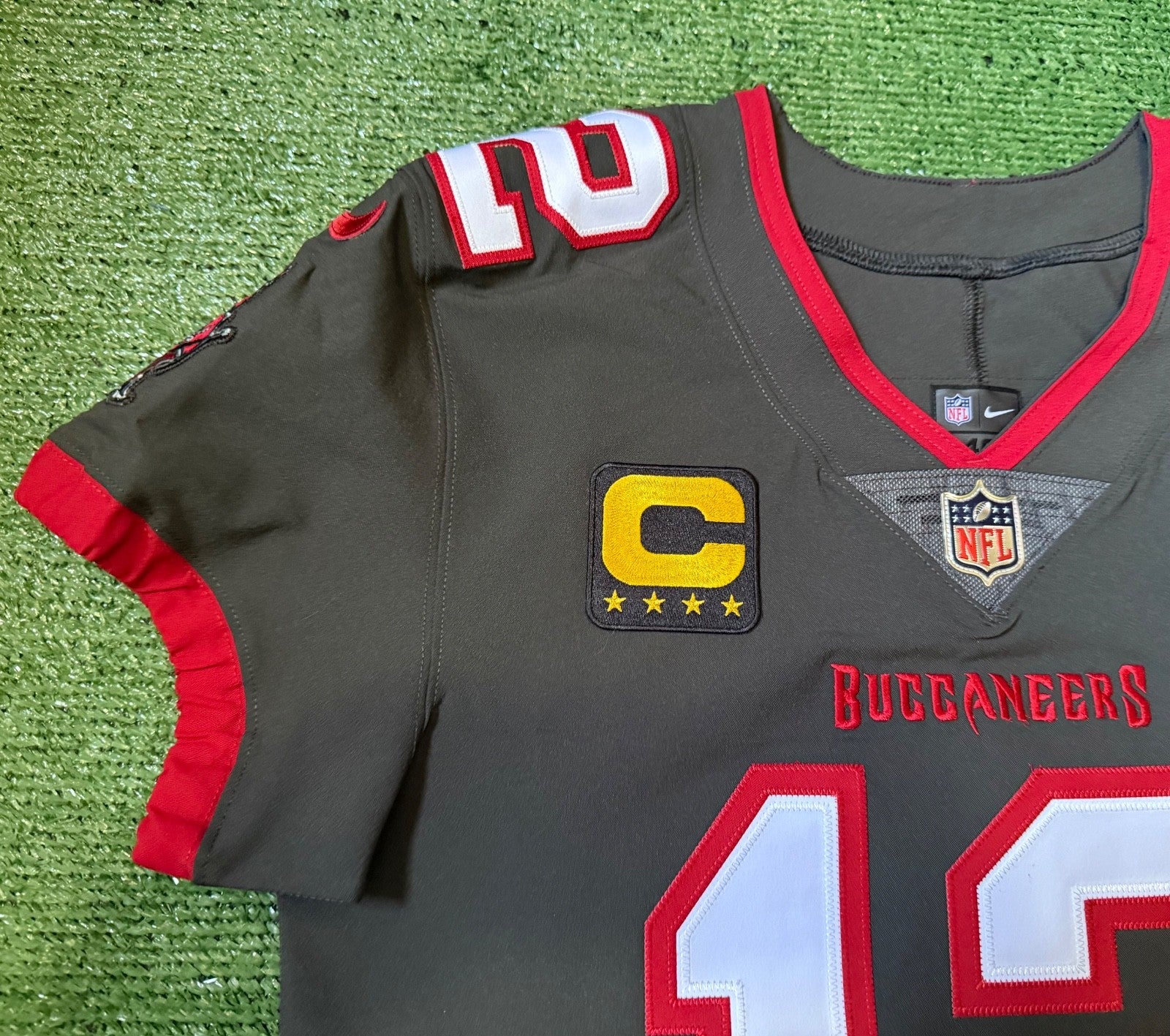 Tom Brady Tampa Bay Buccaneers Jersey #12 Nike Vapor Elite Gray size 40 (Medium) NFL
