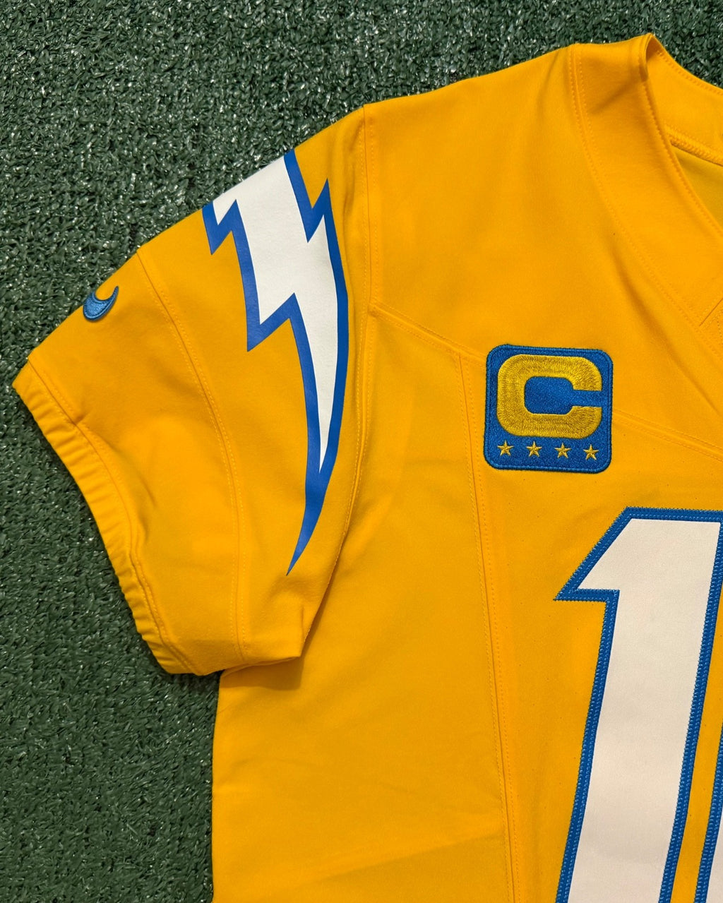 Justin Herbert Los Angeles Chargers Jersey #10 Nike Vapor Fuse Elite Gold Size 44 (L) NFL