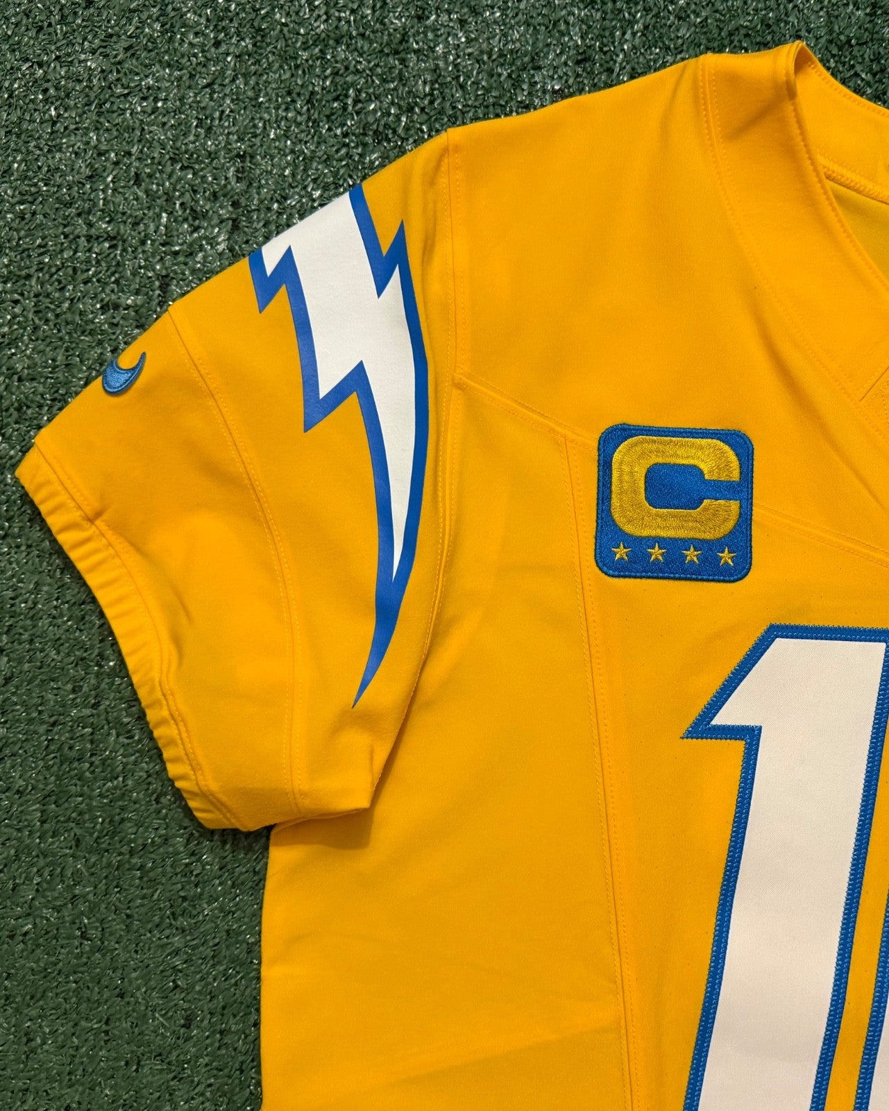 Justin Herbert Los Angeles Chargers Jersey #10 Nike Vapor Fuse Elite Gold Size 44 (L) NFL