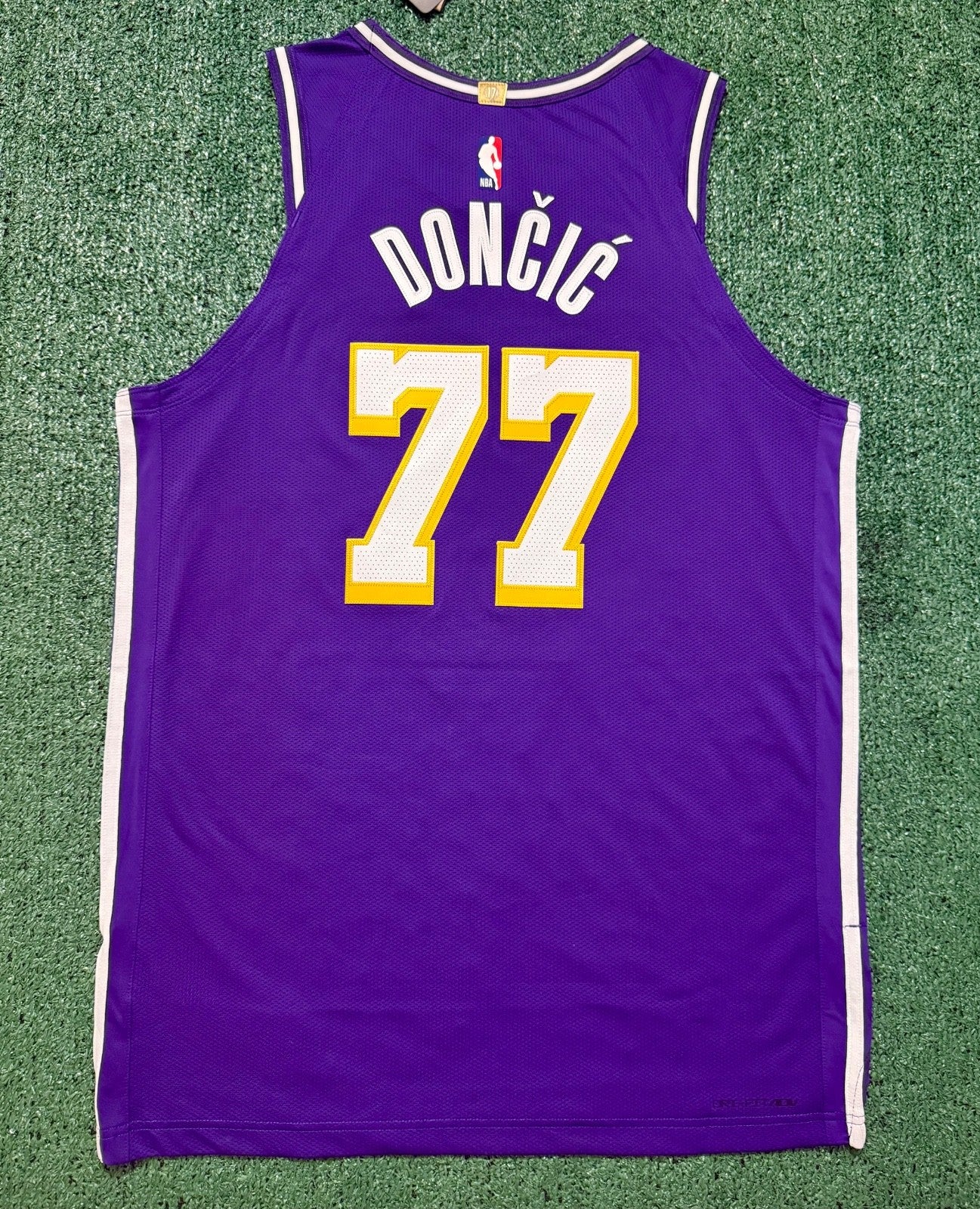 Luka Doncic Los Angeles Lakers Jersey #77 Nike ADV Authentic Purple Size 48 (L) NBA