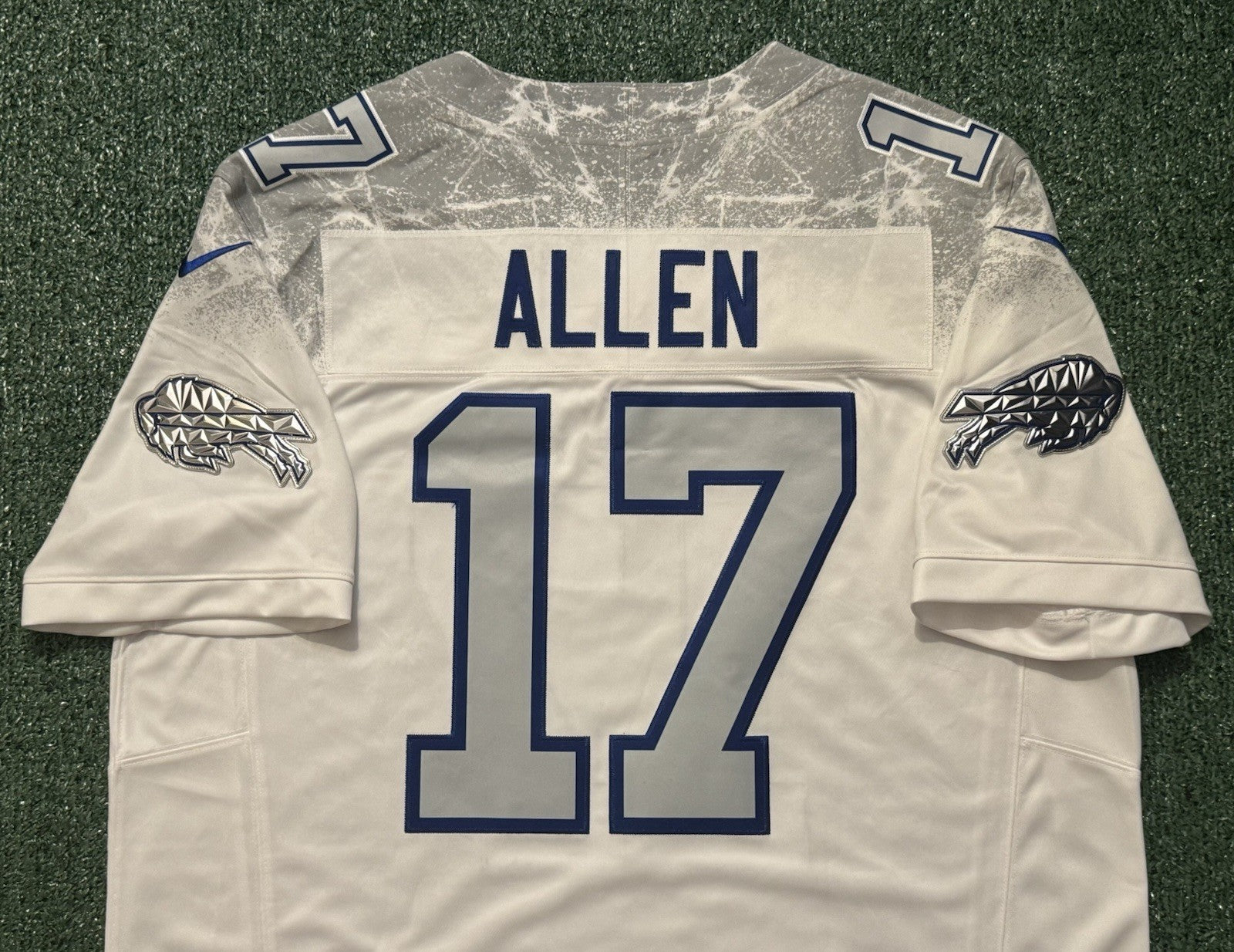 Josh Allen Buffalo Bills Jersey #17 Nike Vapor Fuse Limited Rivalry White Size XL NFL