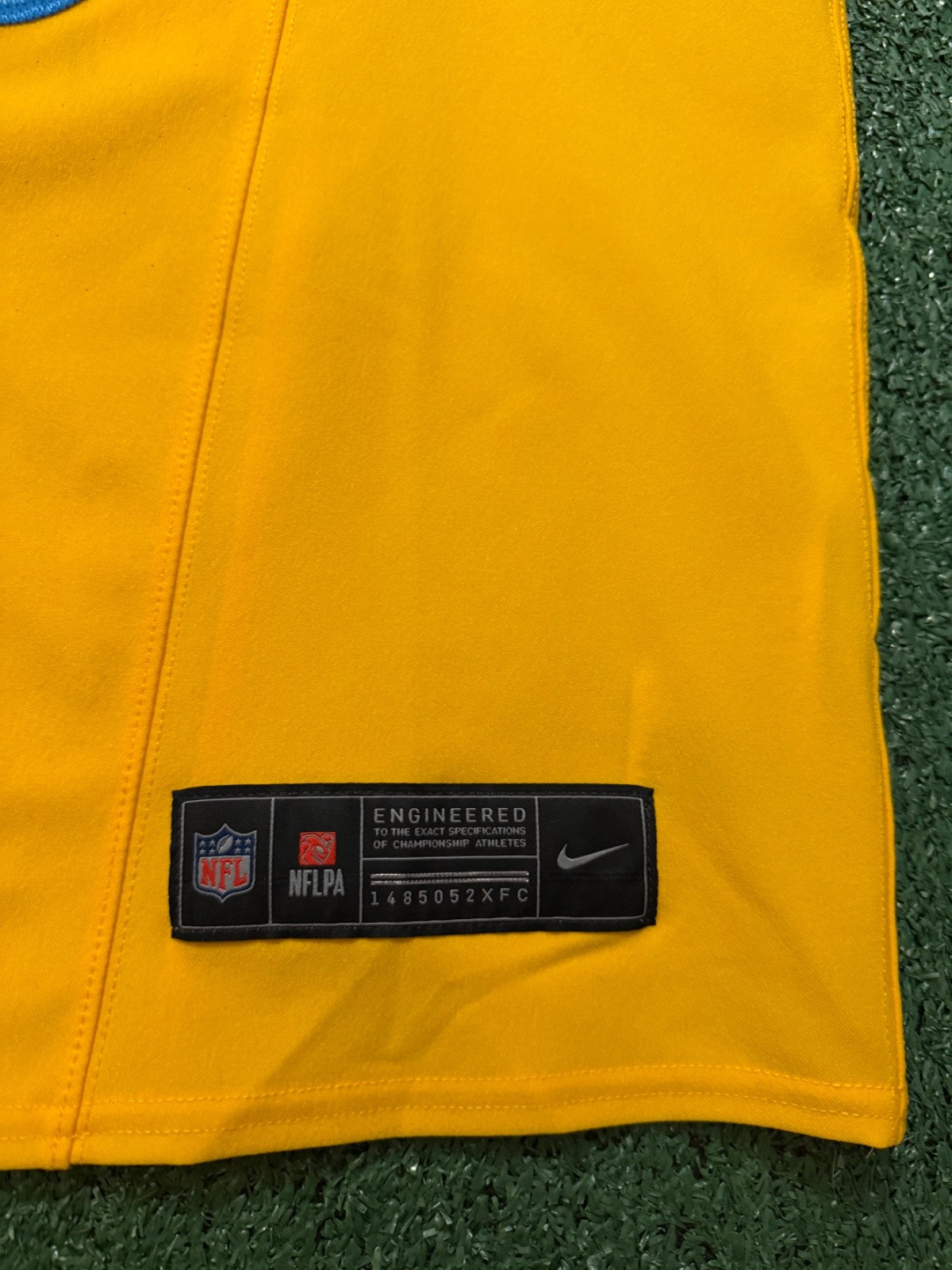 Justin Herbert Los Angeles Chargers Jersey #10 Nike Vapor Fuse Elite Gold Size 40 (M) NFL