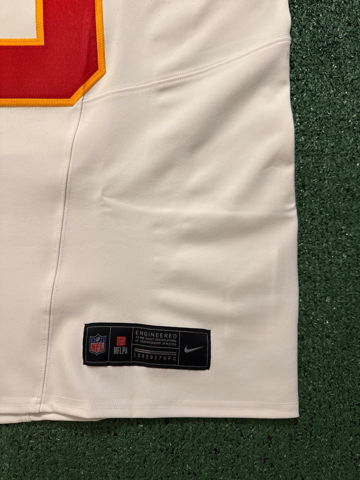 Patrick Mahomes Kansas City Chiefs Jersey #15 Nike Vapor FUSE Elite White Size 48 (XL) NFL