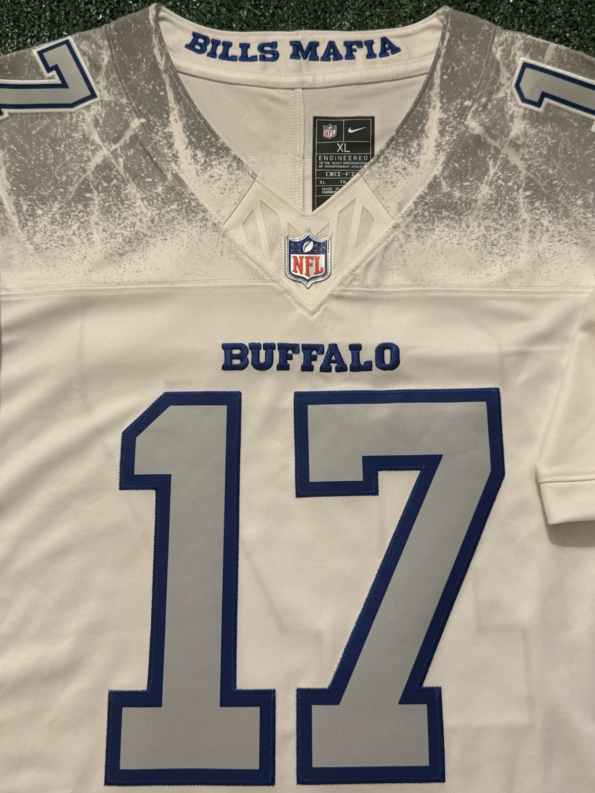 Josh Allen Buffalo Bills Jersey #17 Nike Vapor Fuse Limited Rivalry White Size XL NFL