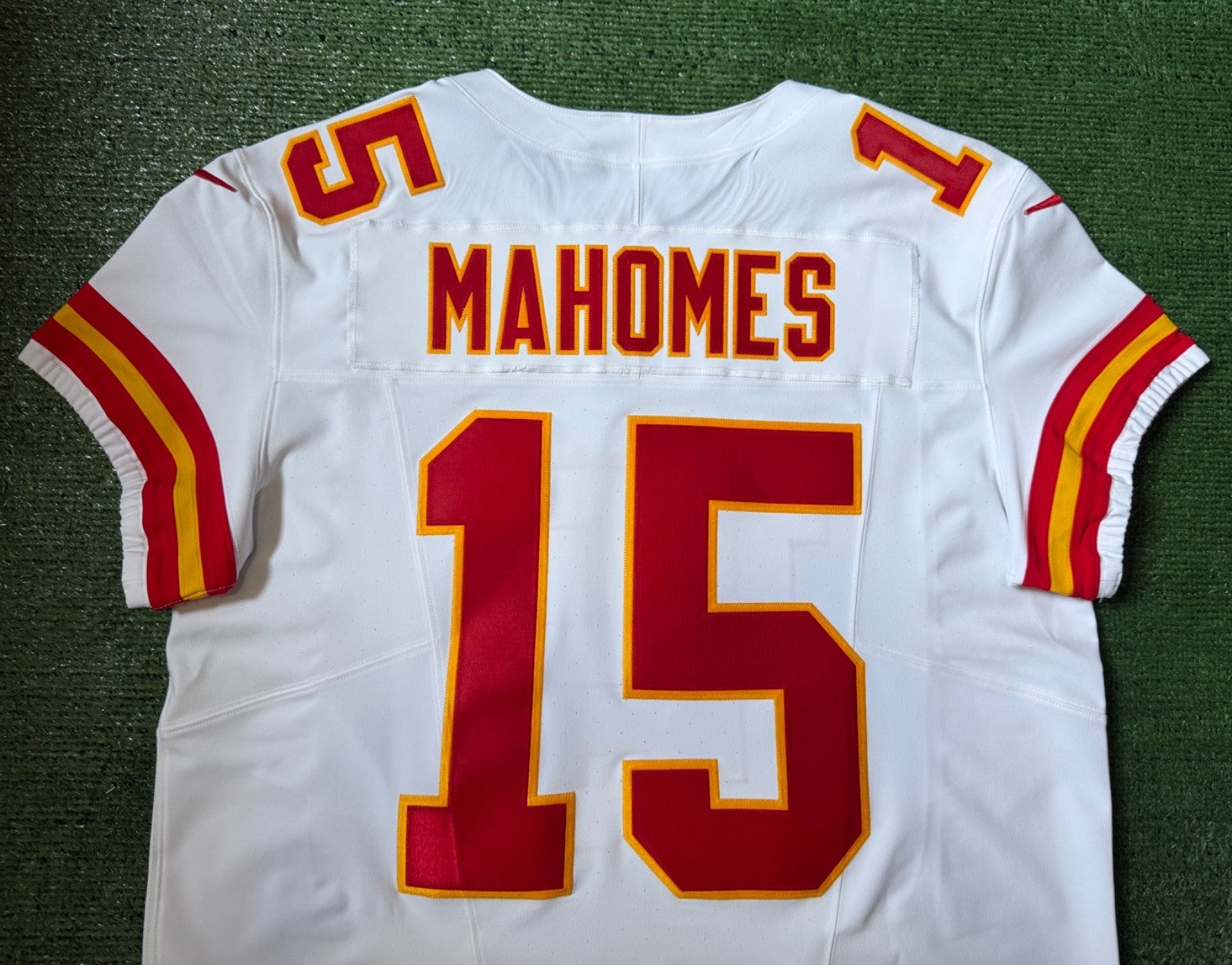 Patrick Mahomes Kansas City Chiefs Jersey #15 Nike Vapor FUSE Elite White Size 48 (XL) NFL