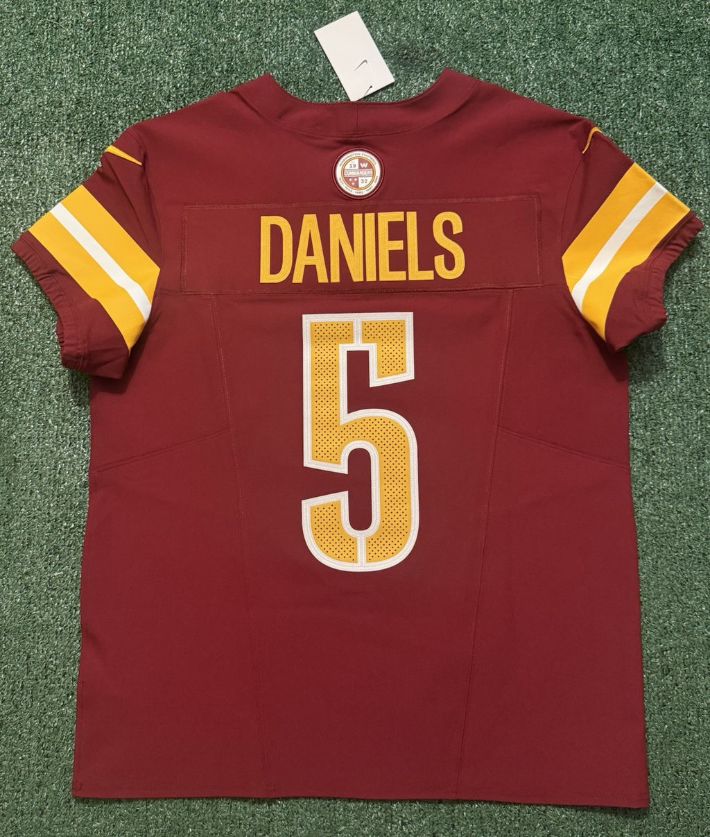 Jayden Daniels Washington Commanders Jersey #5 Nike Vapor Fuse Elite red size 44 (Large) NFL
