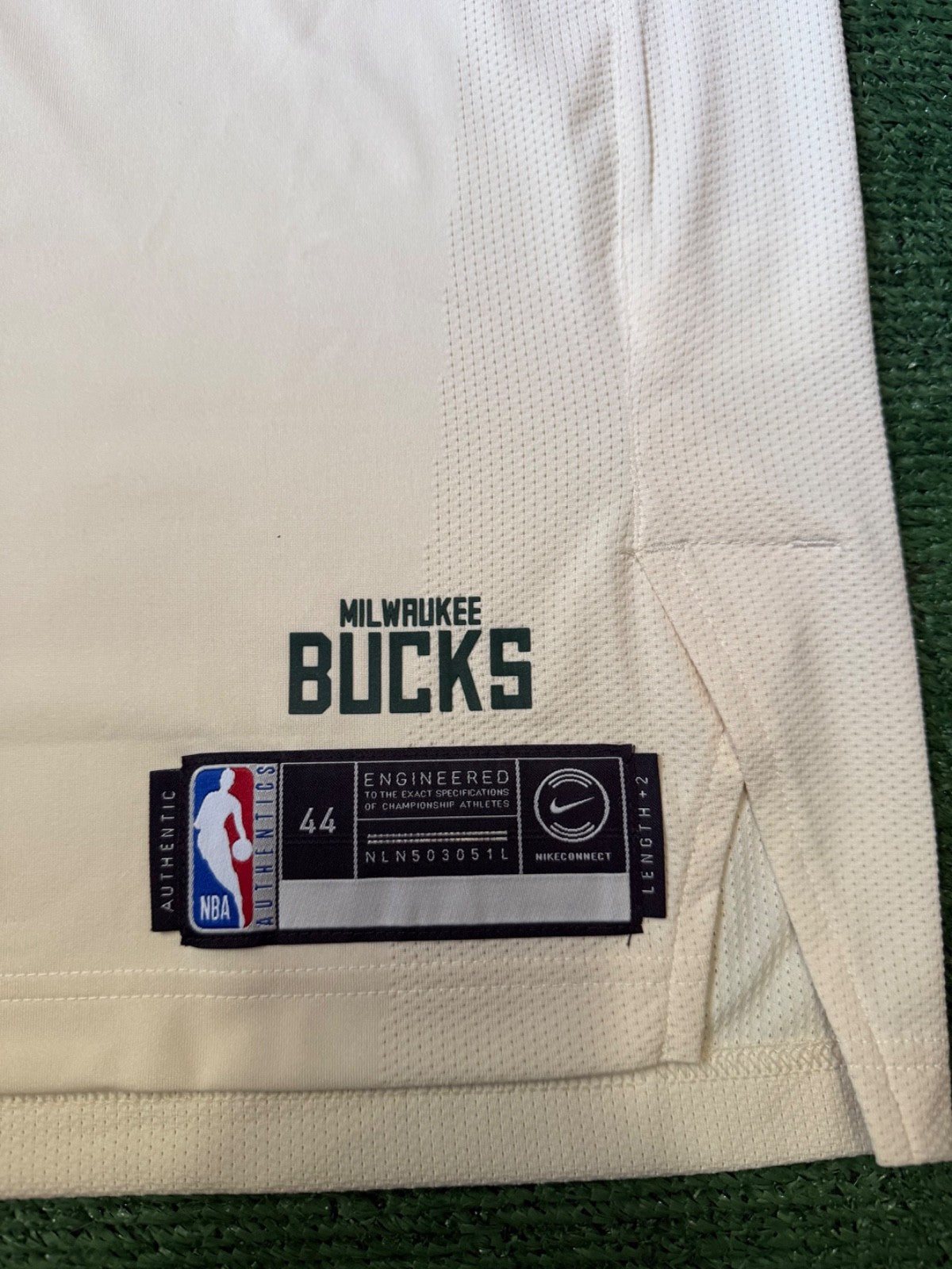 Giannis Antetokounmpo Milwaukee Bucks Jersey #34 Nike Vaporknit Authentic Cream Size 44 (Medium) NBA