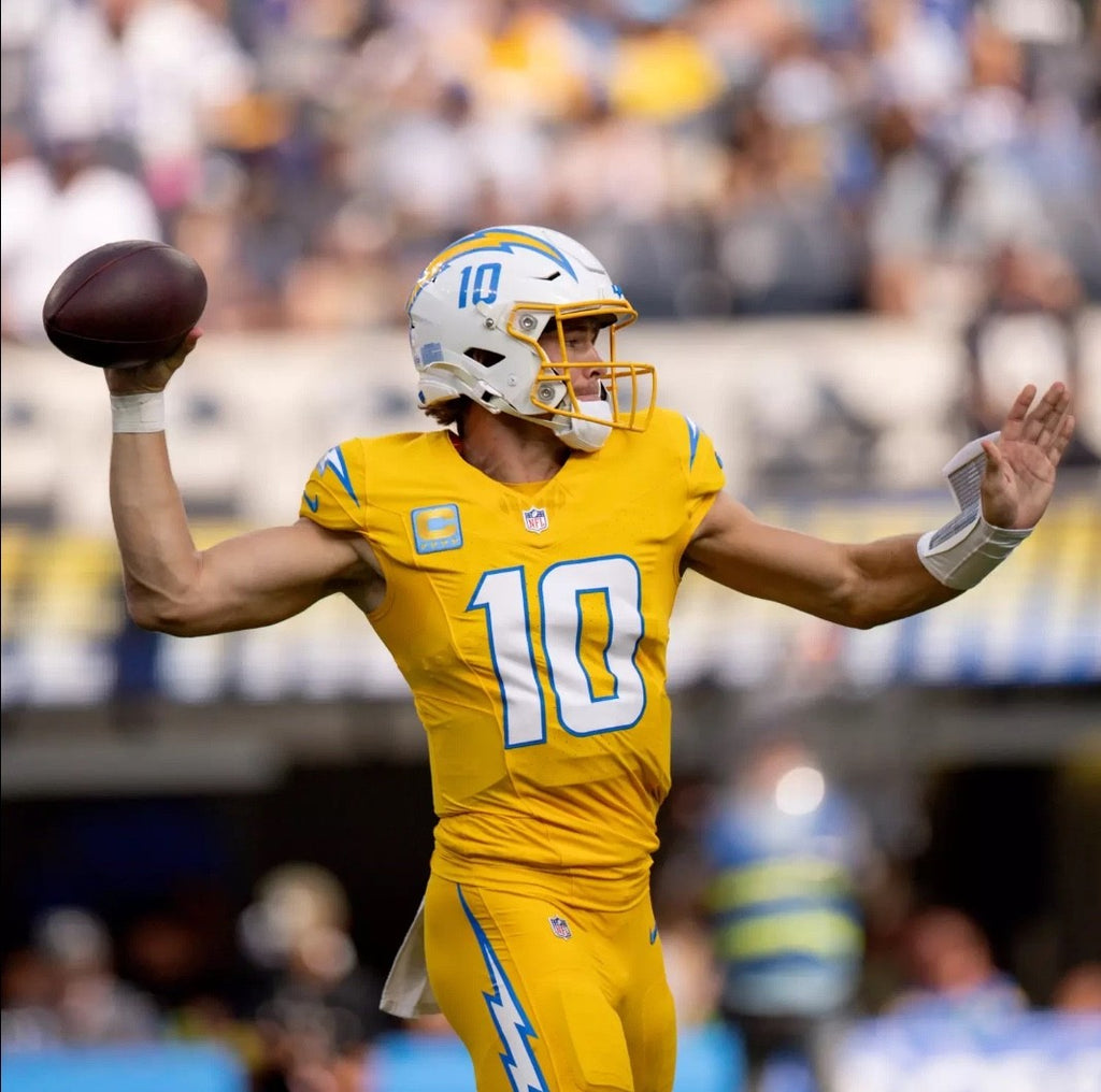 Justin Herbert Los Angeles Chargers Jersey #10 Nike Vapor Fuse Elite Gold Size 48 (XL) NFL