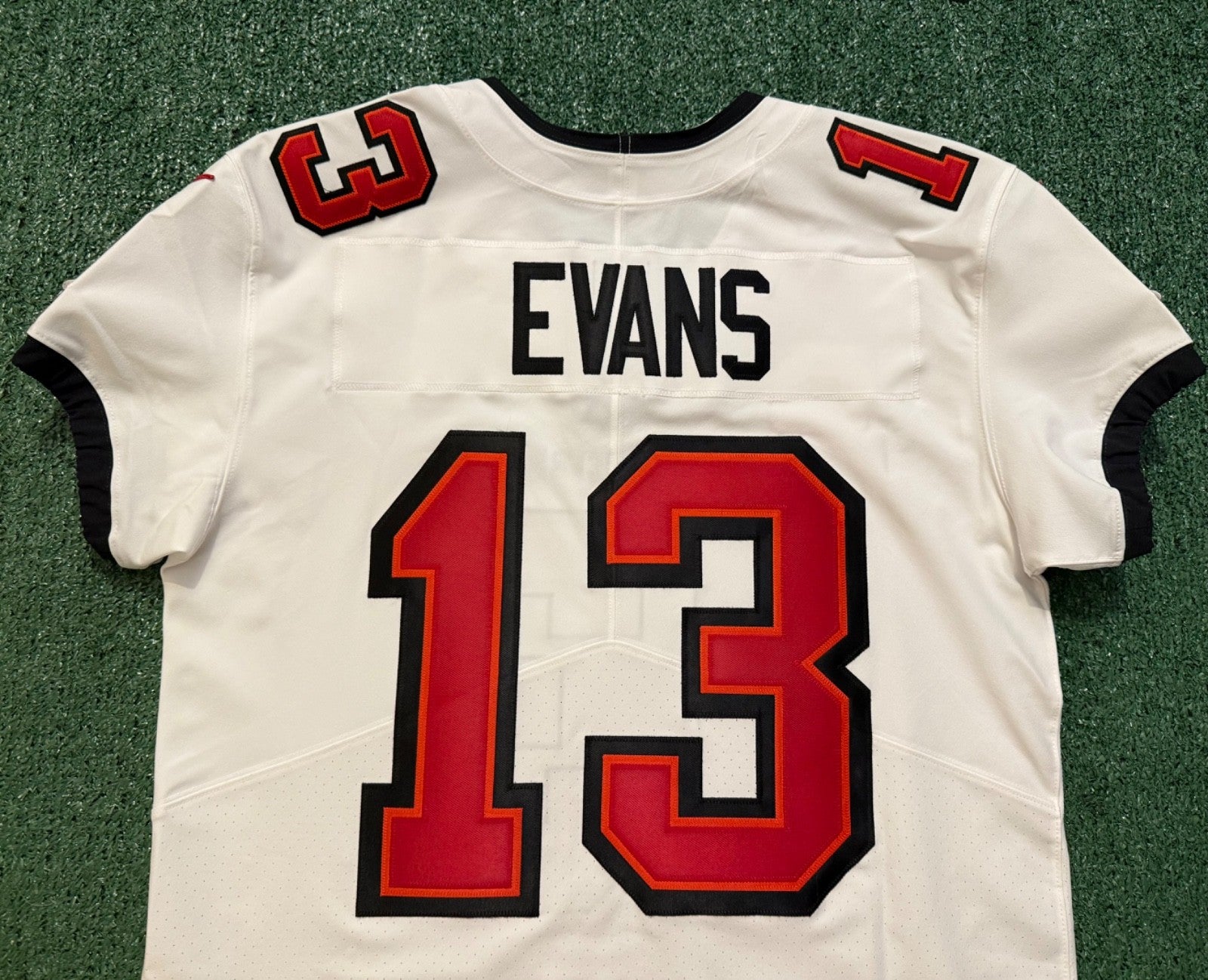 Mike Evans Tampa Bay Buccaneers Jersey #13 Nike Vapor Elite White Size 44 (Large) NFL