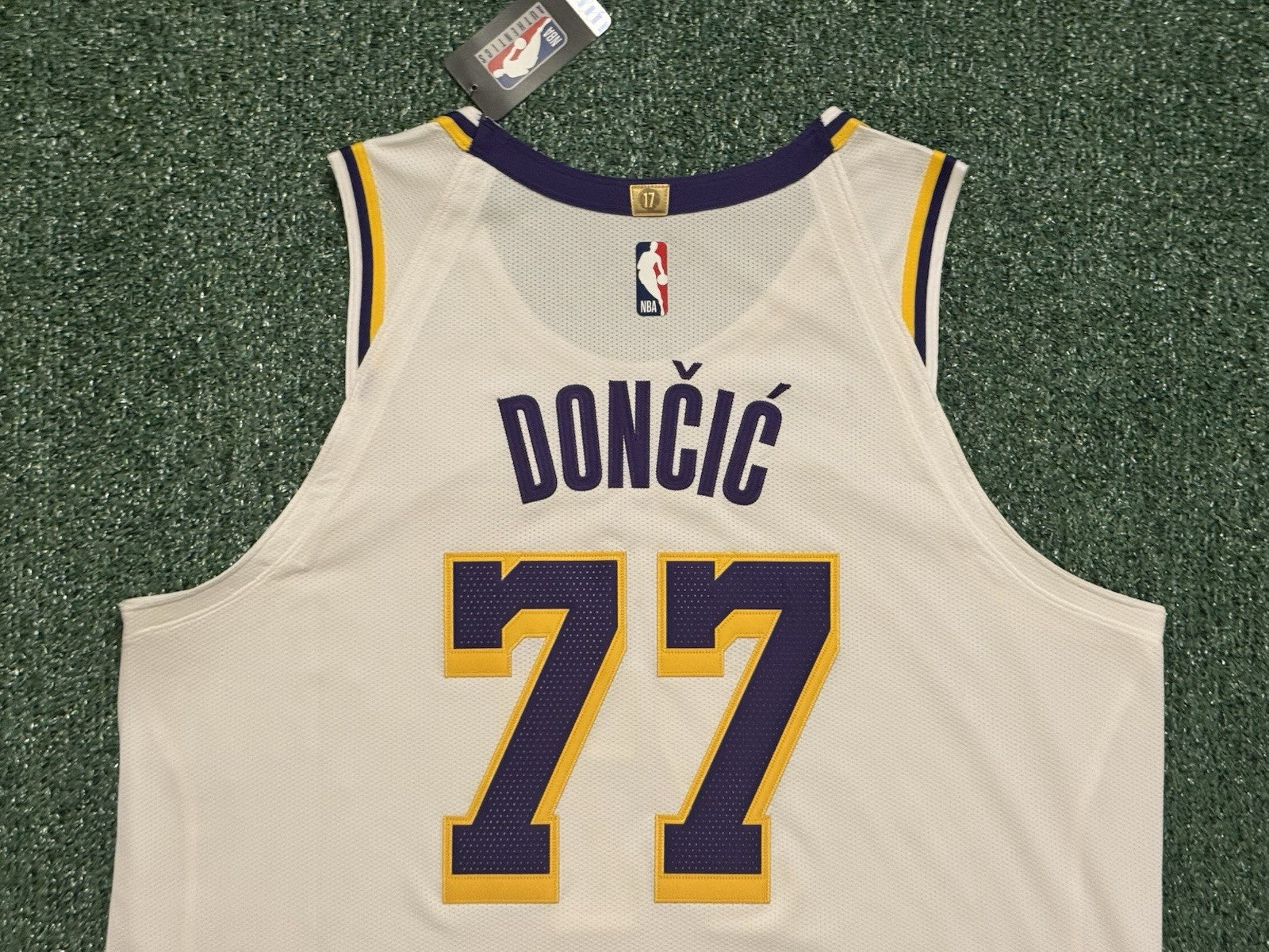 Luka Doncic Los Angeles Lakers Jersey #77 Nike ADV Authentic White Size 52 (XL) NBA