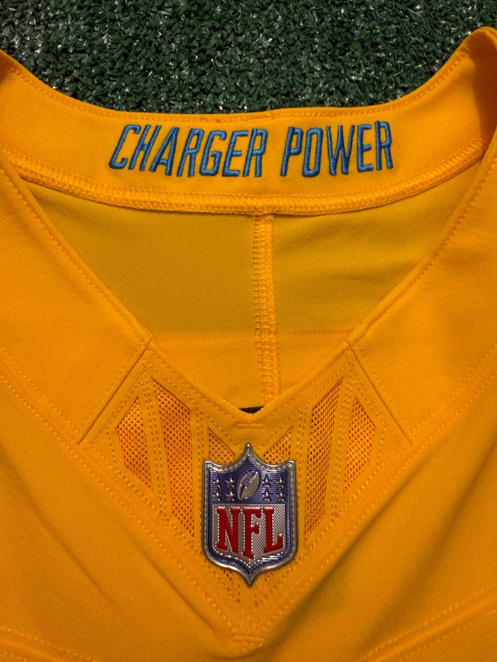 Justin Herbert Los Angeles Chargers Jersey #10 Nike Vapor Fuse Elite Gold Size 44 (L) NFL