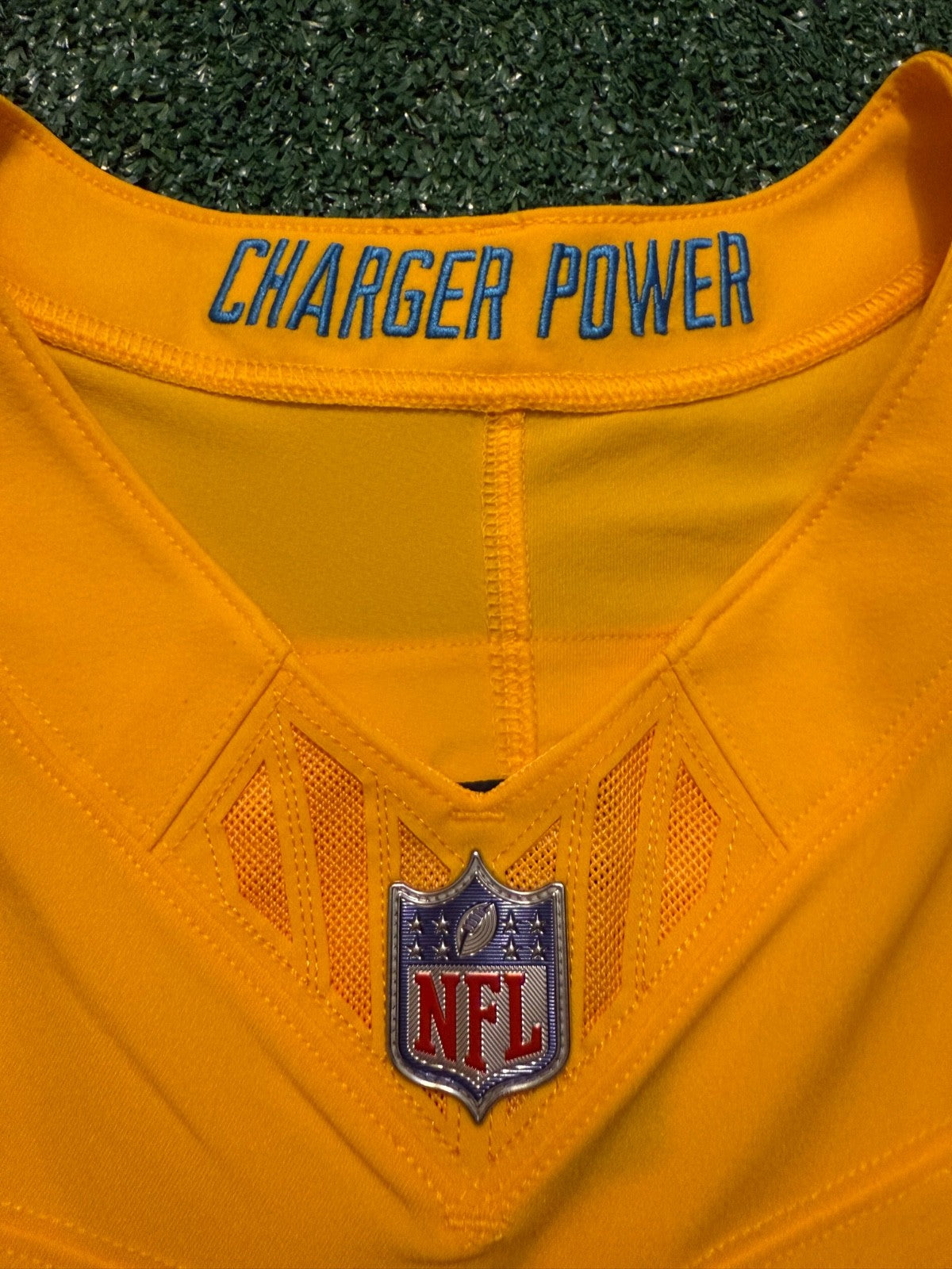 Justin Herbert Los Angeles Chargers Jersey #10 Nike Vapor Fuse Elite Gold Size 44 (L) NFL