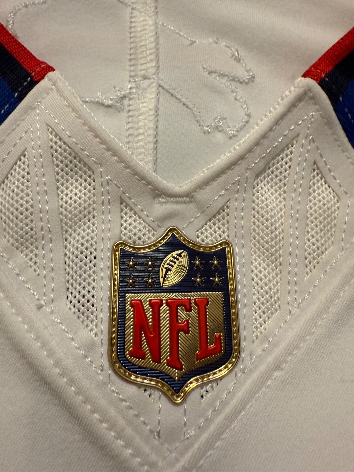 Josh Allen Buffalo Bills Jersey #17 Nike Vapor Fuse Elite White Size 44 (L) NFL