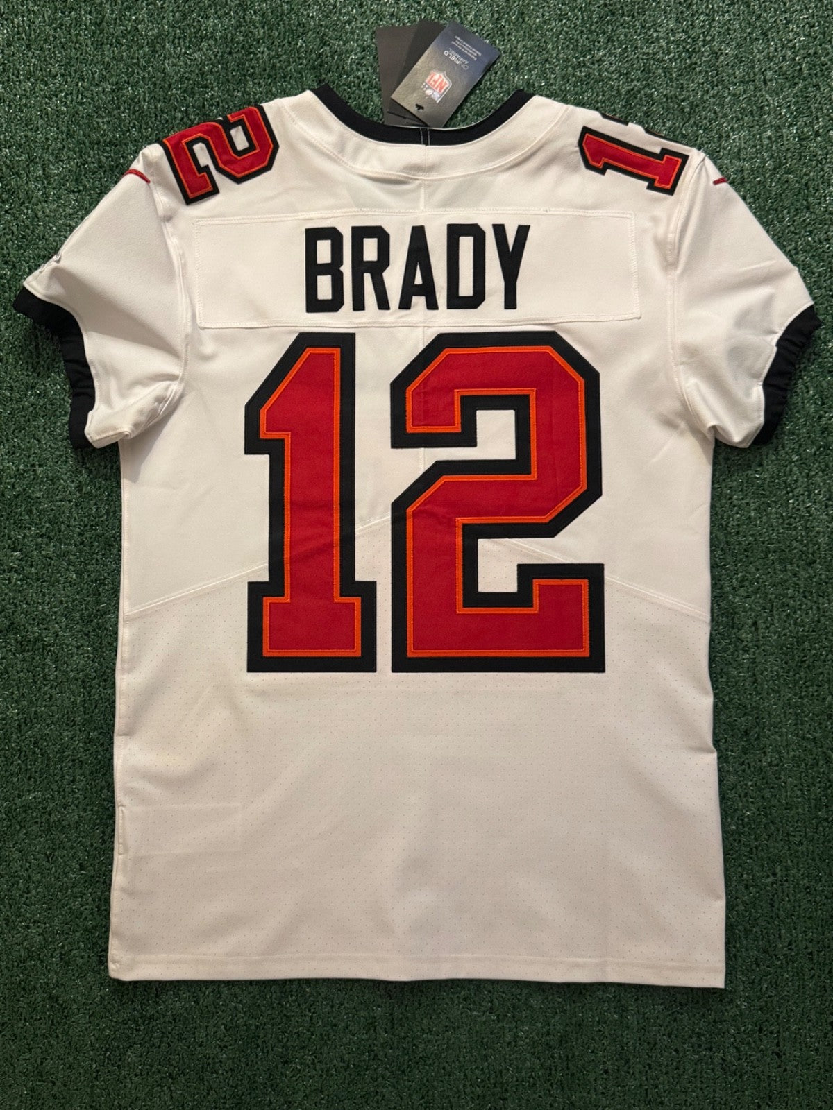 Tom Brady Tampa Bay Buccaneers Jersey #12 Nike Vapor Elite White size 40 (Medium) NFL