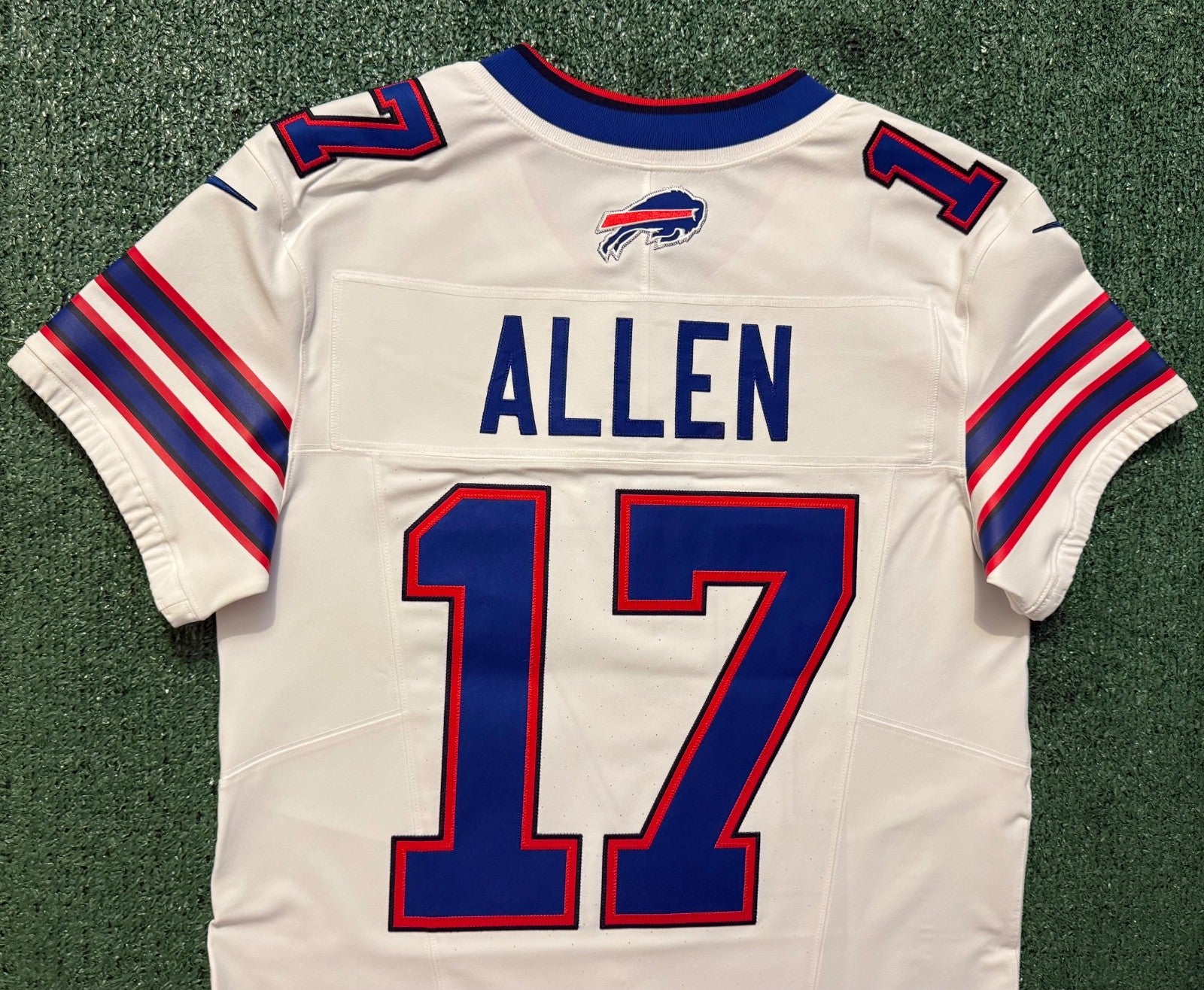 Josh Allen Buffalo Bills Jersey #17 Nike Vapor Fuse Elite White Size 40 (M) NFL