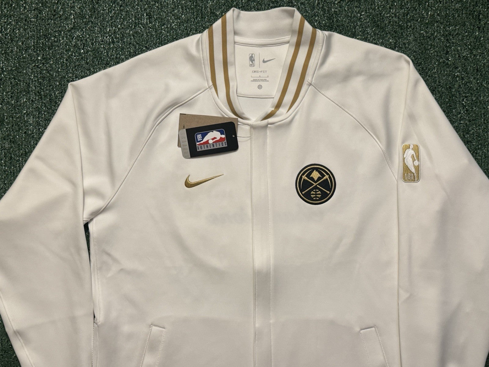 Authentic Denver Nuggets 2022-23 Nike NBA Champions Dri-Fit Full-Zip Jacket - L