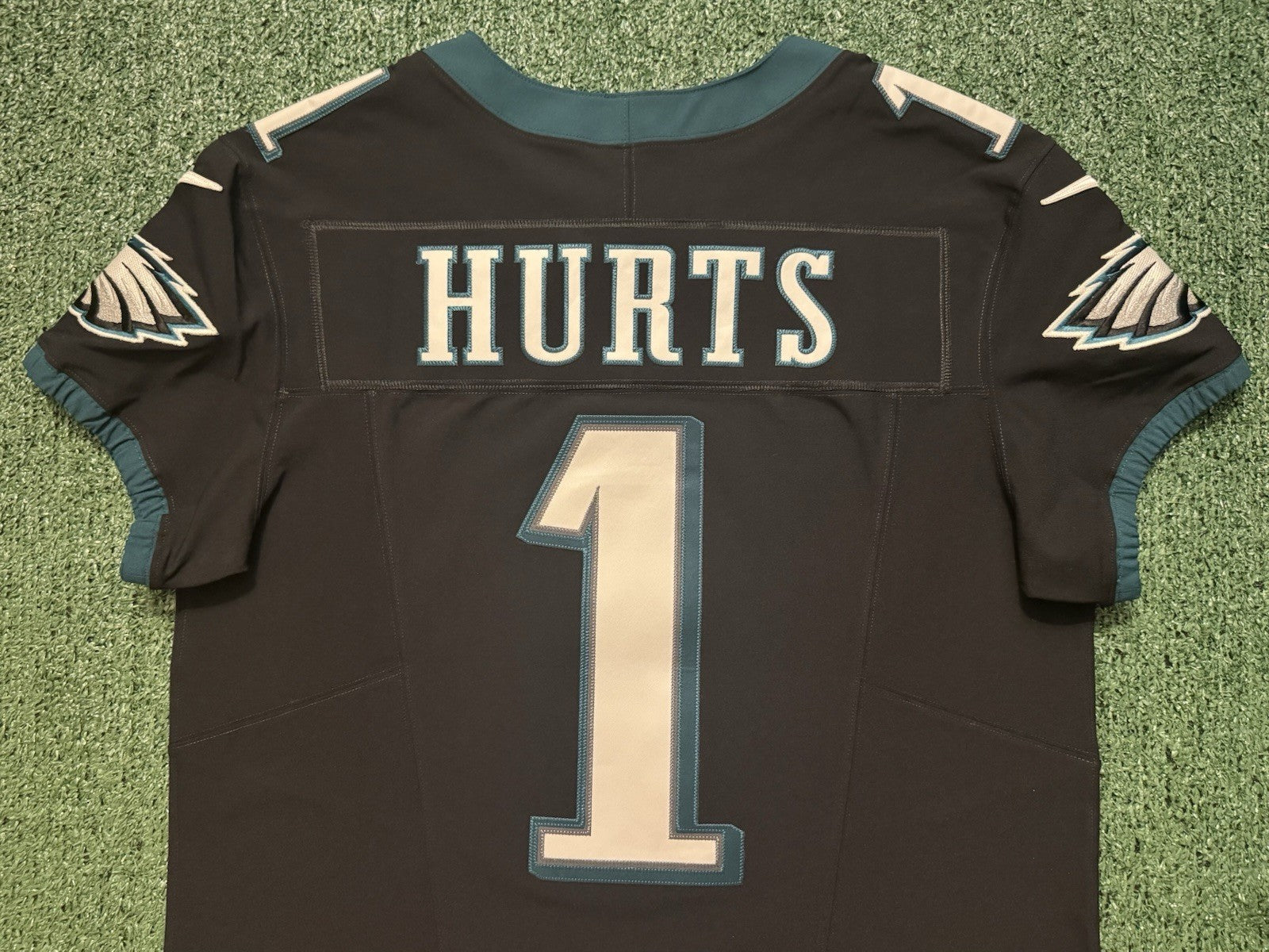 Jalen Hurts Philadelphia Eagles Jersey #1 Nike Vapor FUSE Elite Black size 44 (Large) NFL