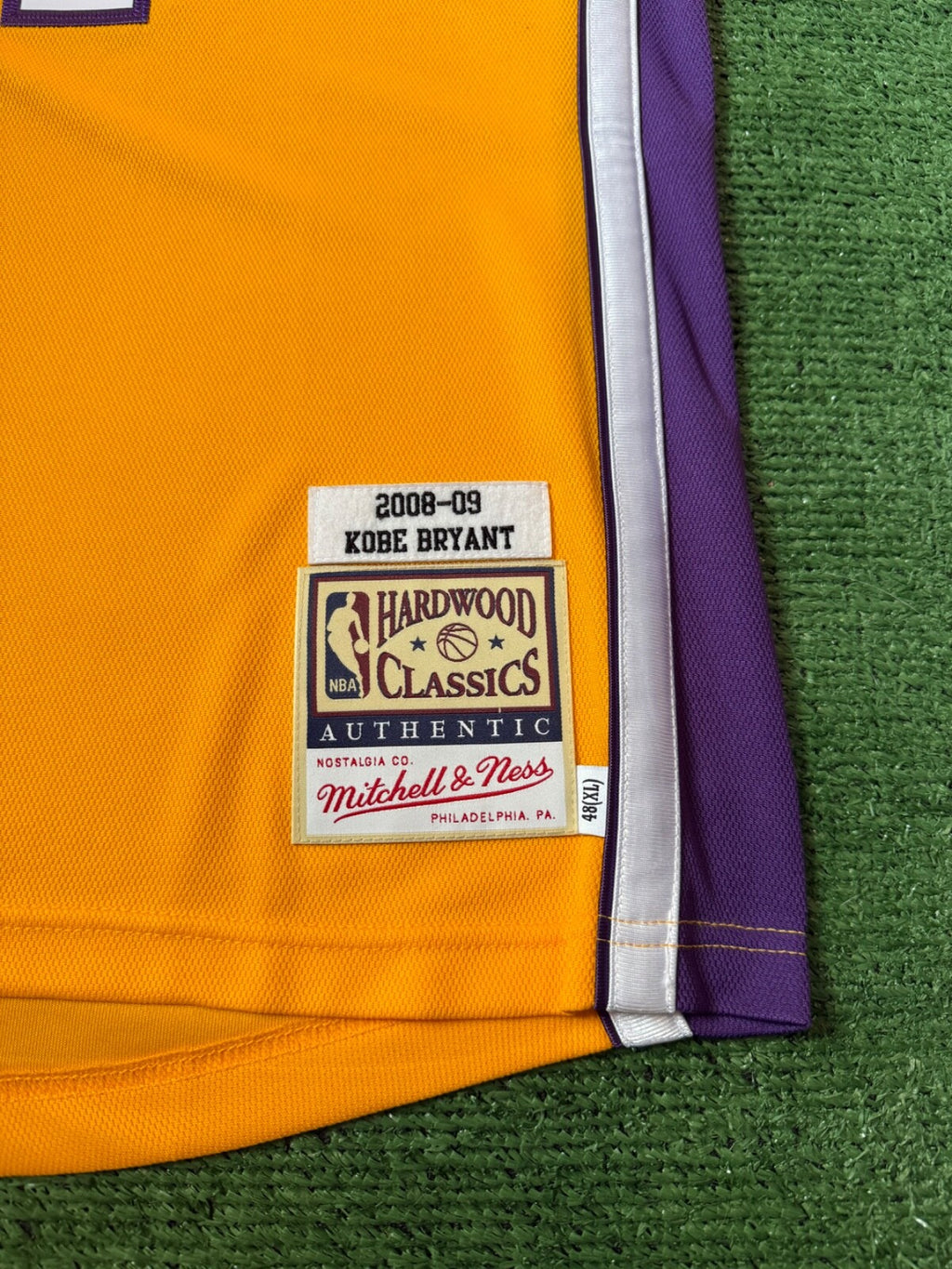 Kobe Bryant Los Angeles Lakers Jersey #24 Mitchell & Ness Authentic Gold Size 48 (XL) NBA
