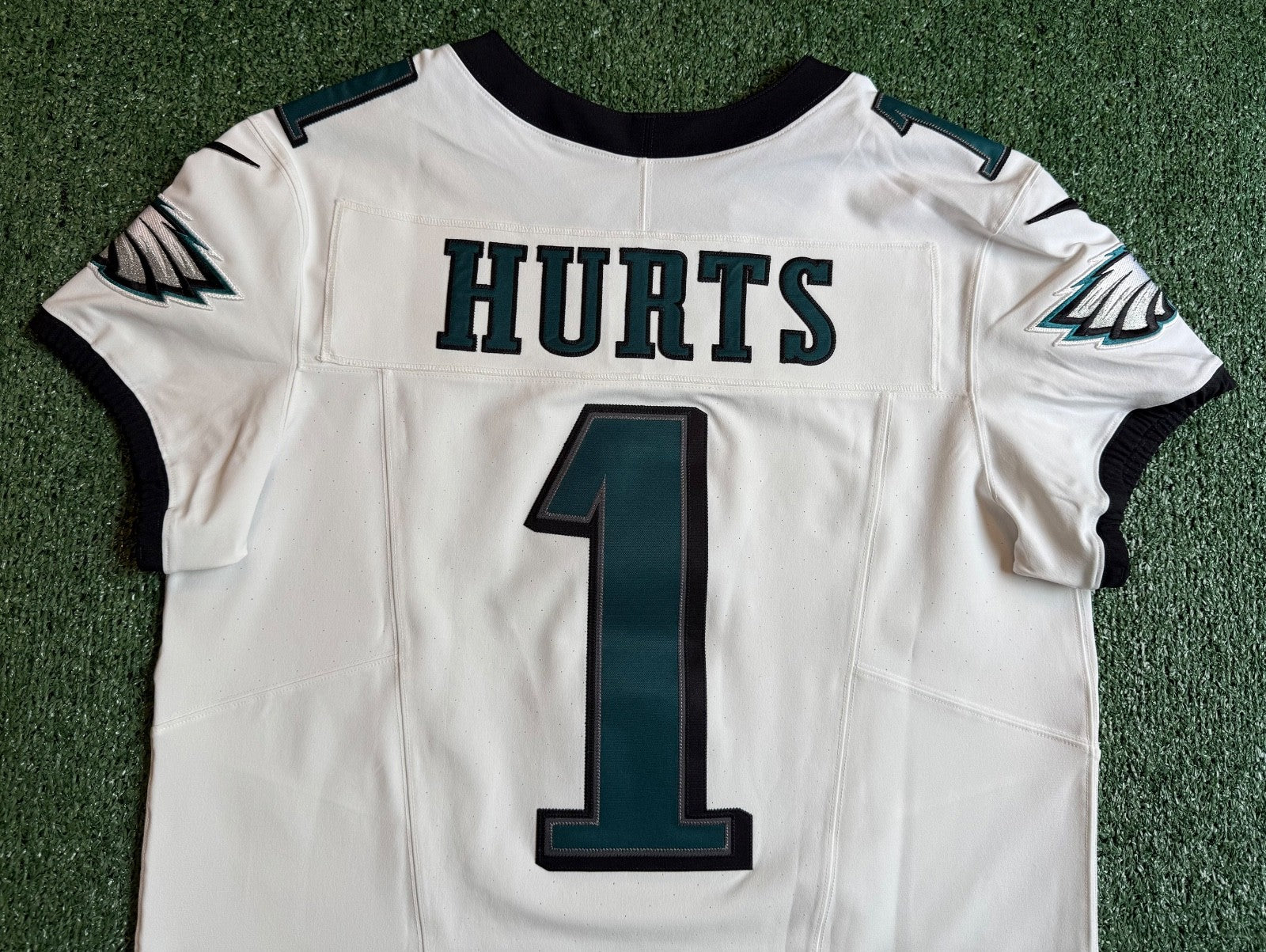 Jalen Hurts Philadelphia Eagles Jersey #1 Nike Vapor FUSE Elite White size 44 (Large) NFL
