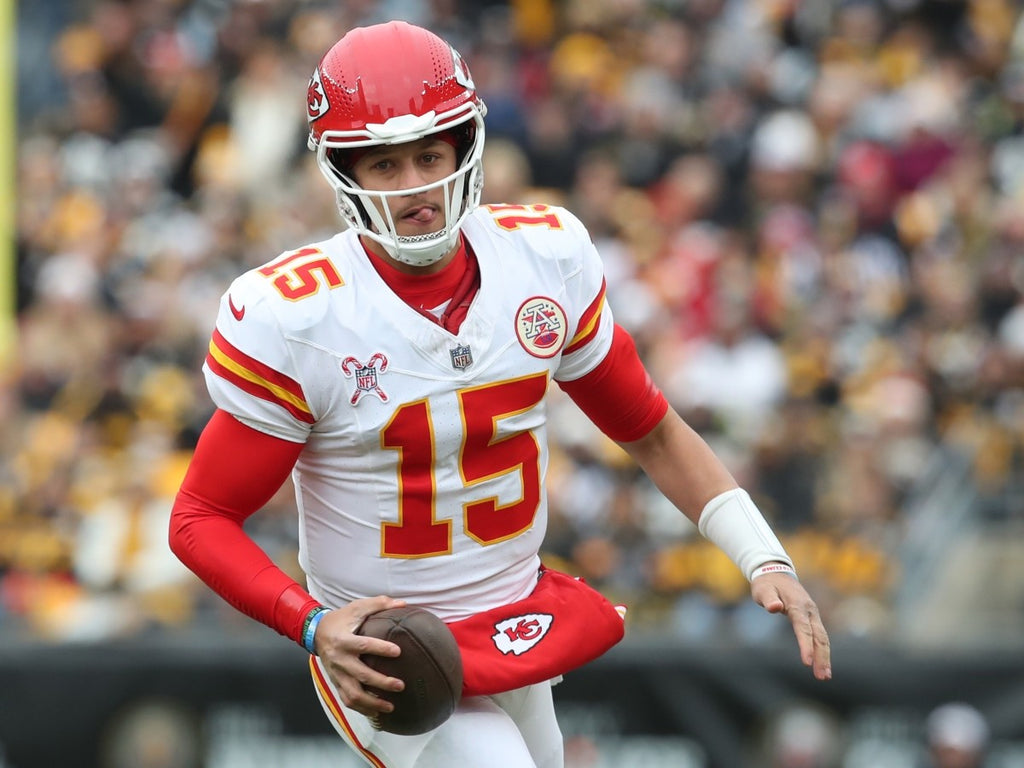 Patrick Mahomes Kansas City Chiefs Jersey #15 Nike Vapor FUSE Elite White Size 48 (XL) NFL