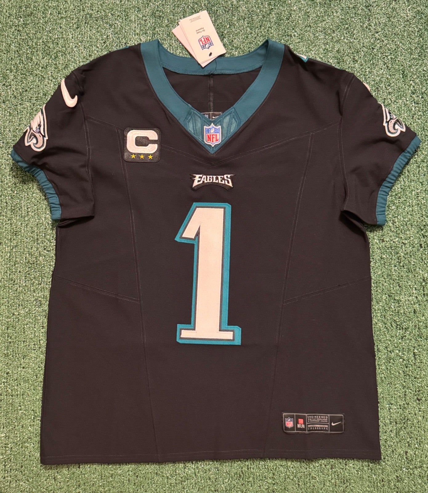 Jalen Hurts Philadelphia Eagles Jersey #1 Nike Vapor FUSE Elite Black size 44 (Large) NFL