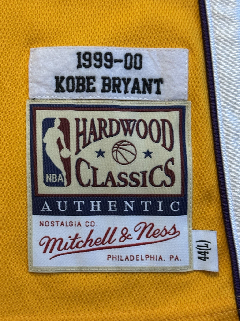 Kobe Bryant Los Angeles Lakers Jersey #24 Mitchell & Ness Authentic Gold Size 44 (L) NBA