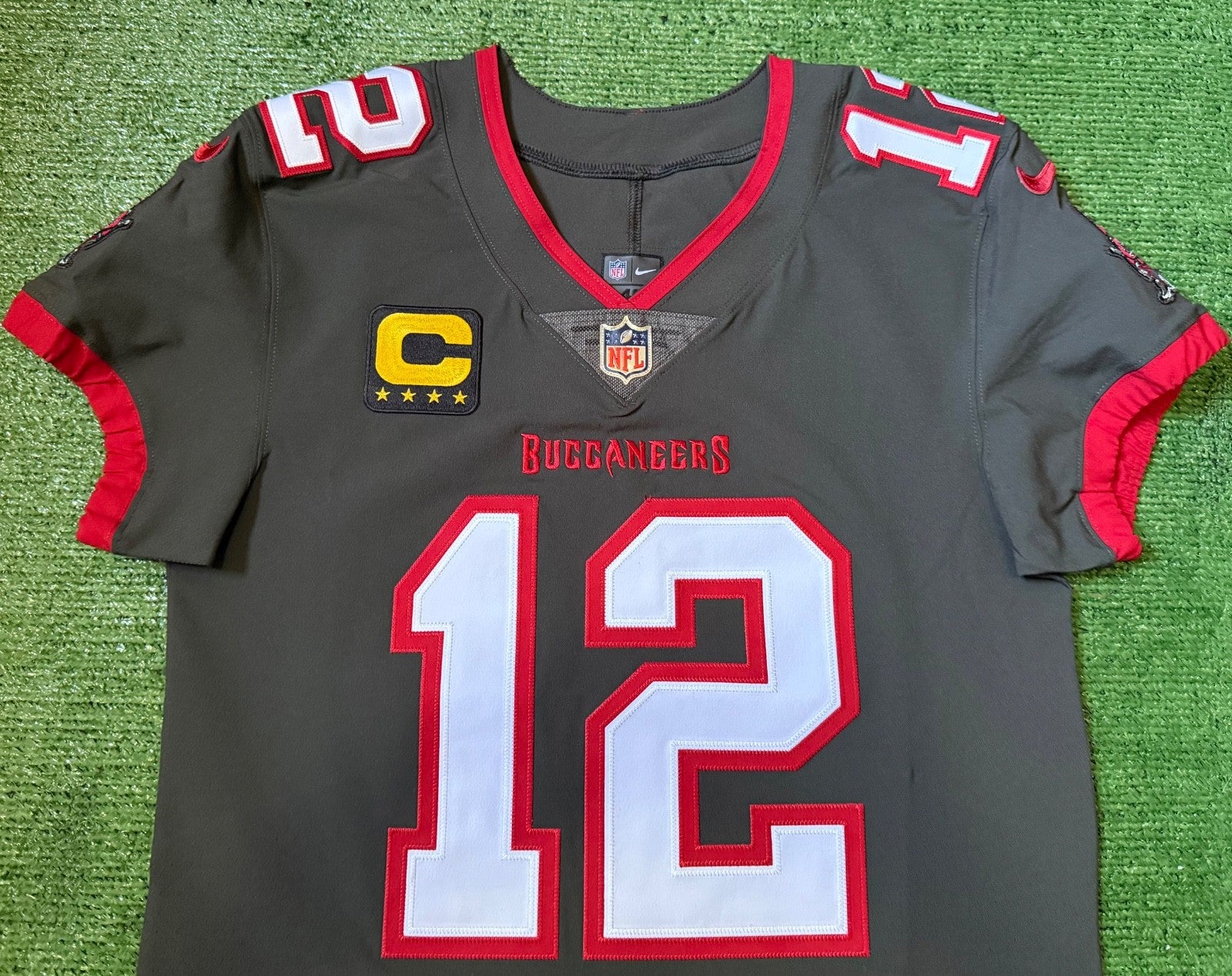Tom Brady Tampa Bay Buccaneers Jersey #12 Nike Vapor Elite Gray size 40 (Medium) NFL