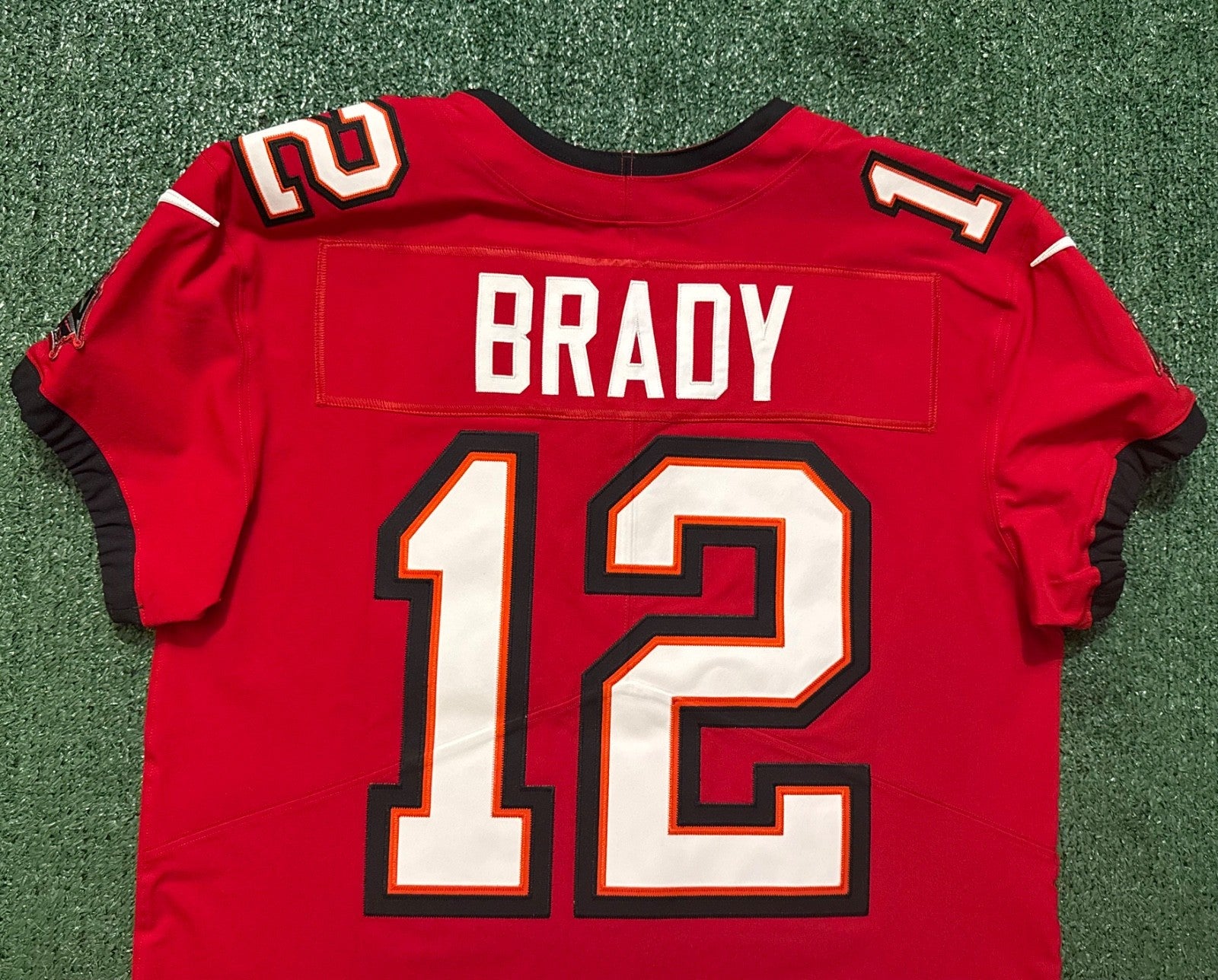 Tom Brady Tampa Bay Buccaneers Jersey #12 Nike Vapor Elite Red size 44 (Large) NFL