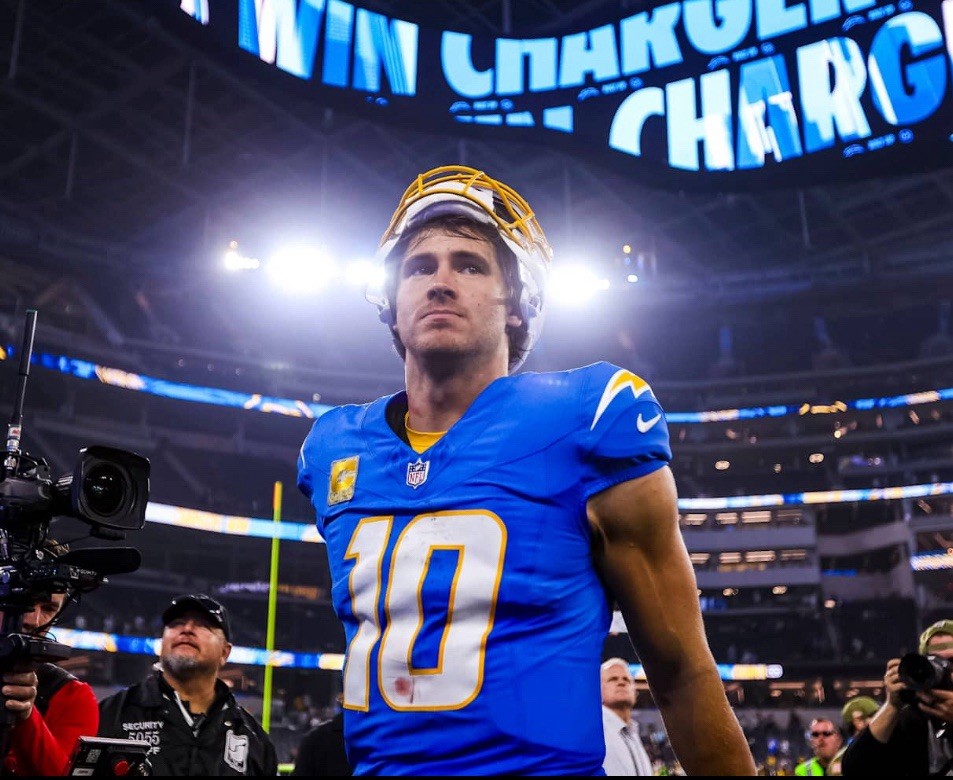 Justin Herbert Los Angeles Chargers Jersey #10 Nike Vapor Fuse Elite Blue Size 48 (XL) NFL