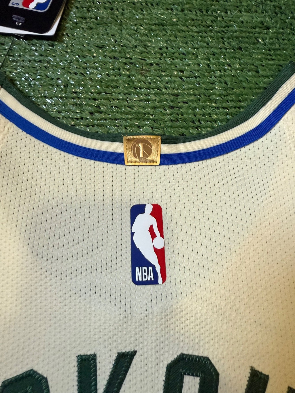 Giannis Antetokounmpo Milwaukee Bucks Jersey #34 Nike Vaporknit Authentic Cream Size 44 (Medium) NBA