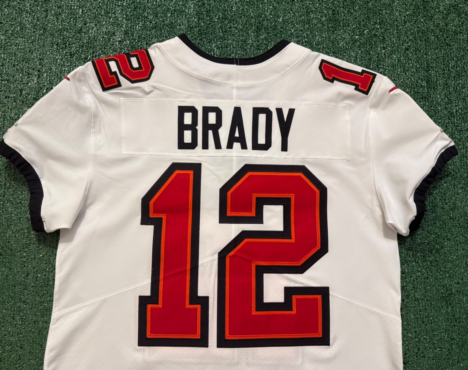Tom Brady Tampa Bay Buccaneers Jersey #12 Nike Vapor Elite White size 44 (Large) NFL