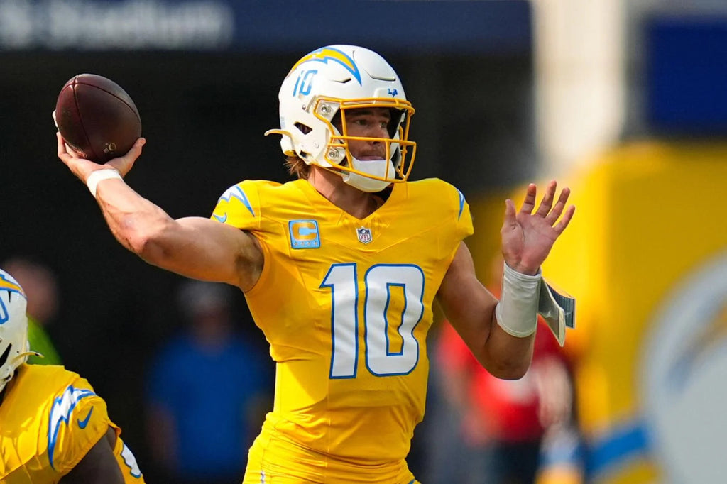 Justin Herbert Los Angeles Chargers Jersey #10 Nike Vapor Fuse Elite Gold Size 40 (M) NFL