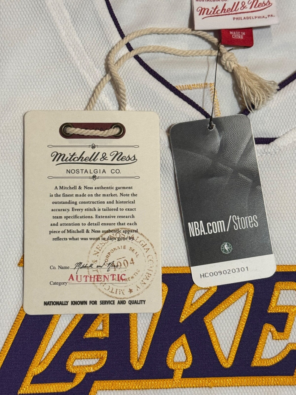 Kobe Bryant Los Angeles Lakers Jersey #24 Mitchell & Ness Authentic White Size 44 (L) NBA