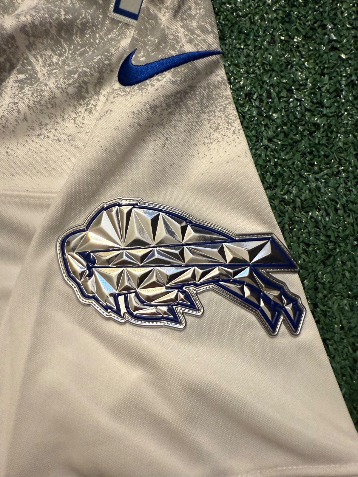 Josh Allen Buffalo Bills Jersey #17 Nike Vapor Fuse Limited Rivalry White Size M NFL