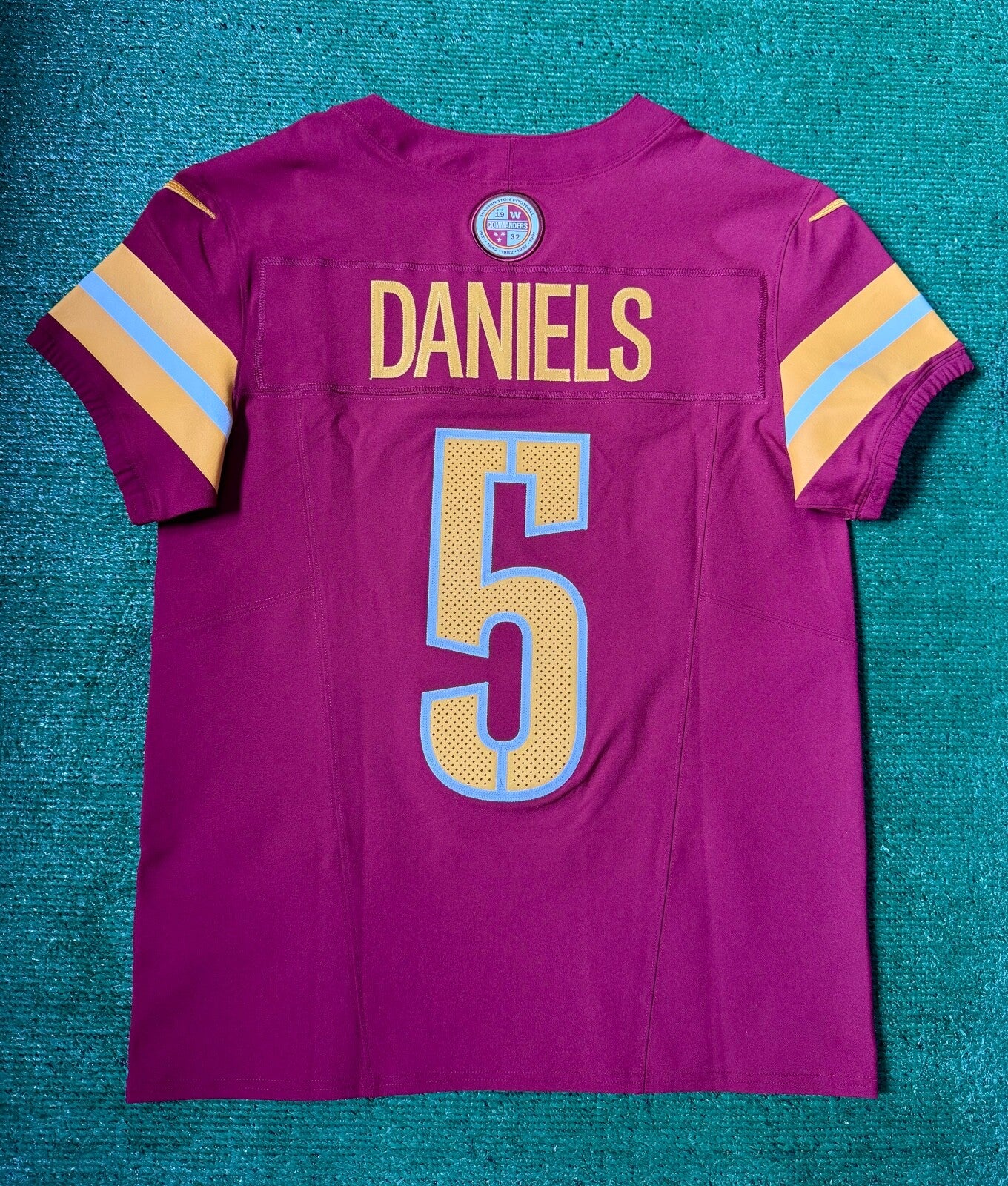 Jayden Daniels Washington Commanders Jersey #5 Nike Vapor Fuse Elite red size 40 (medium) NFL