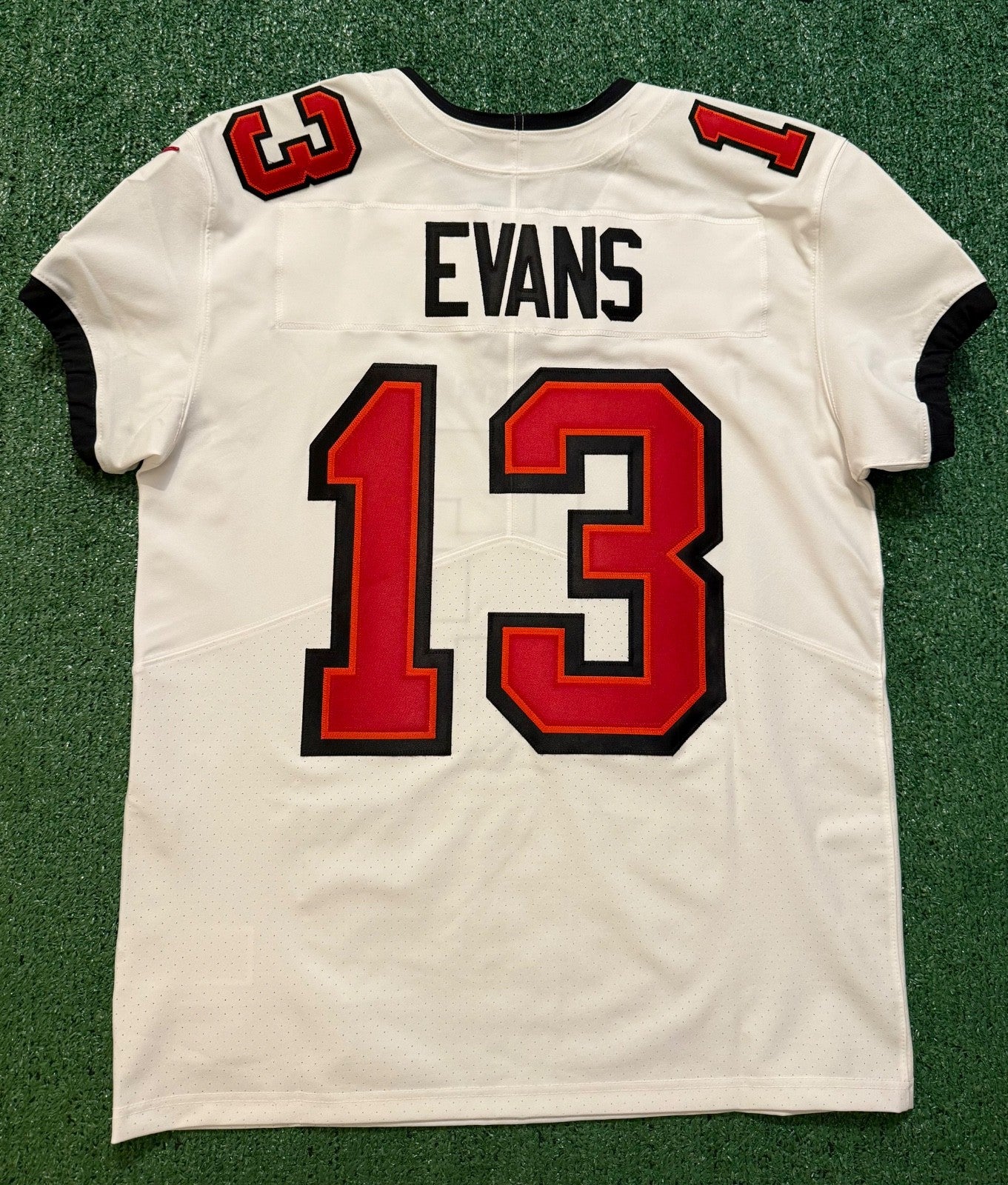 Mike Evans Tampa Bay Buccaneers Jersey #13 Nike Vapor Elite White Size 44 (Large) NFL