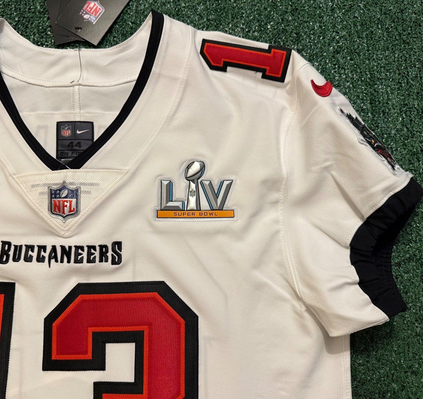 Mike Evans Tampa Bay Buccaneers Jersey #13 Nike Vapor Elite White Size 44 (Large) NFL