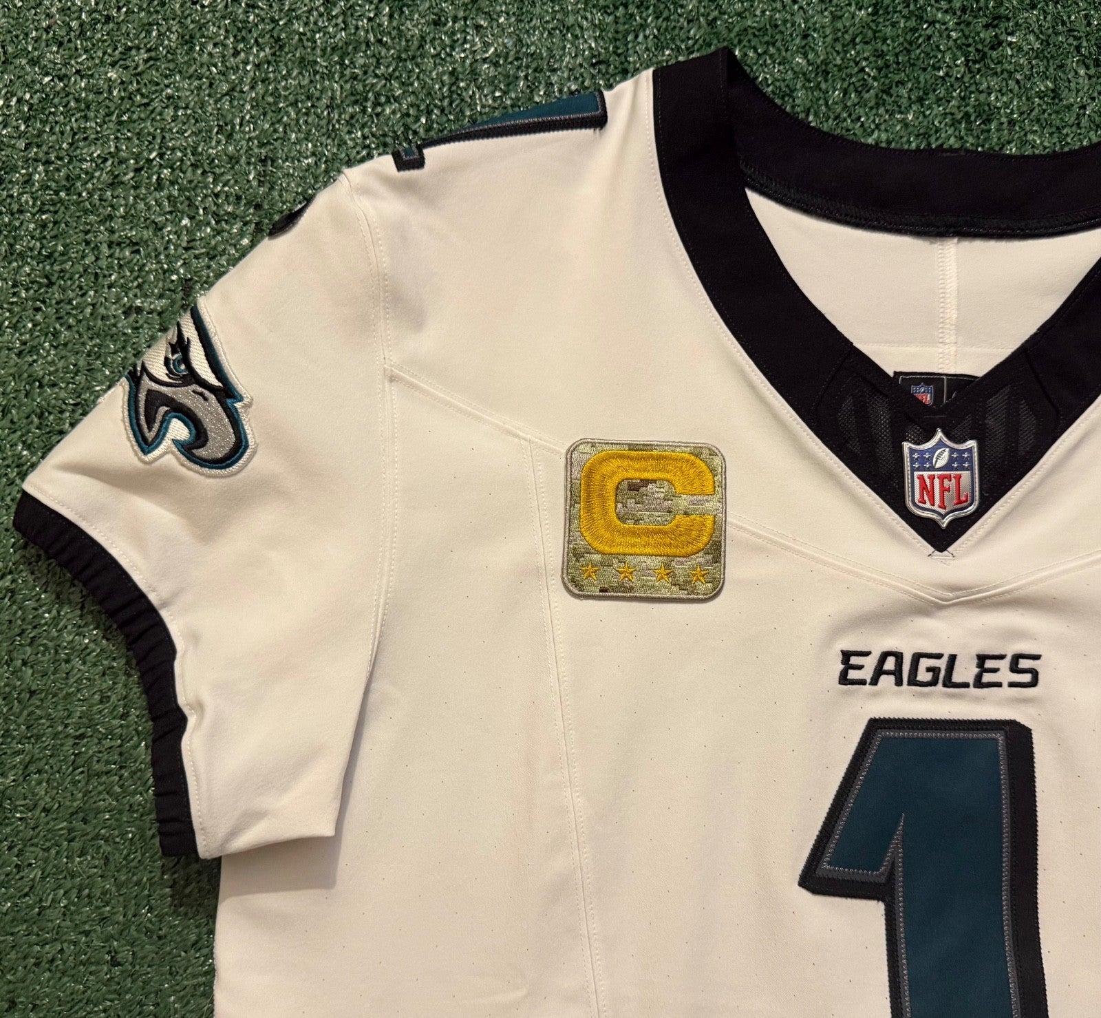Jalen Hurts Philadelphia Eagles Jersey #1 Nike Vapor FUSE Elite White size 44 (Large) NFL