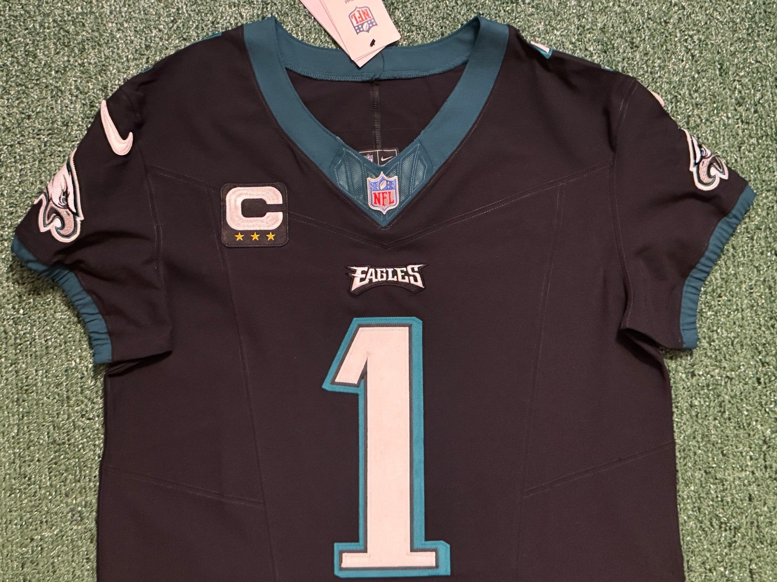 Jalen Hurts Philadelphia Eagles Jersey #1 Nike Vapor FUSE Elite Black size 44 (Large) NFL