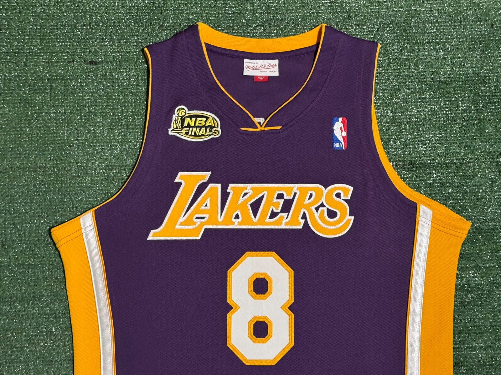 Kobe Bryant Los Angeles Lakers Jersey #8 Mitchell & Ness Authentic Purple Size 40 (M) NBA