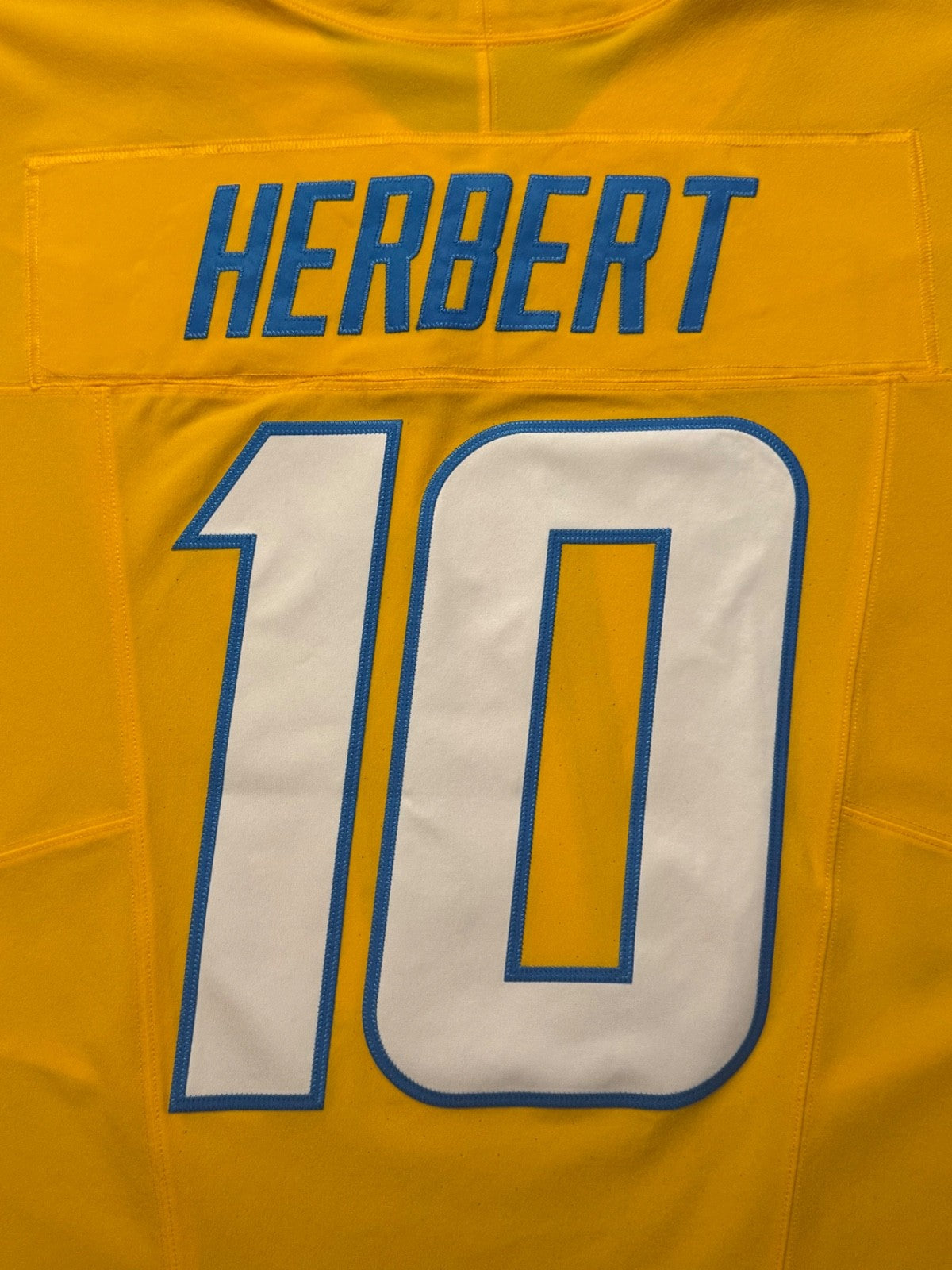 Justin Herbert Los Angeles Chargers Jersey #10 Nike Vapor Fuse Elite Gold Size 48 (XL) NFL